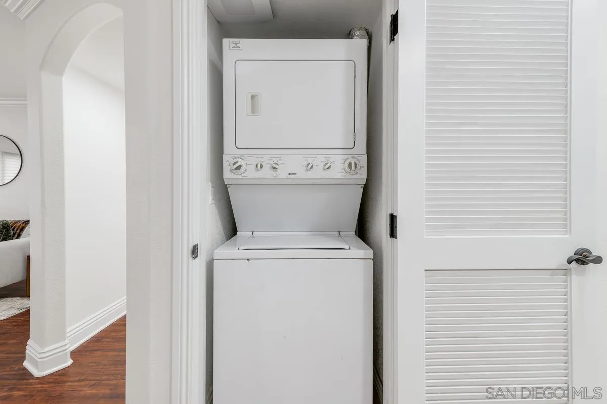 https://cdn.realtyfeed.com/cdn/127/250030626/447e2a8df601f101381440f241097155.webp