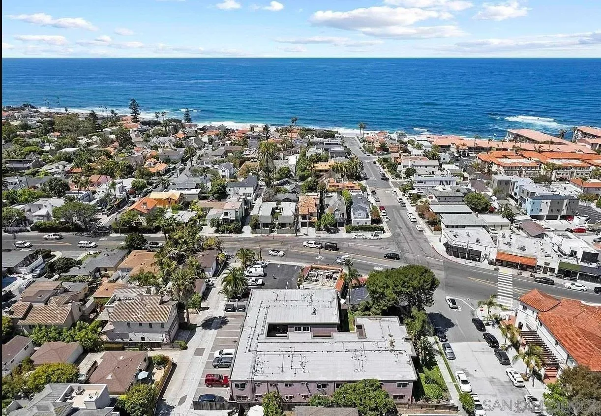 https://cdn.realtyfeed.com/cdn/127/250030626/55f6df6f48c4fba9ac6378c67495467e.webp