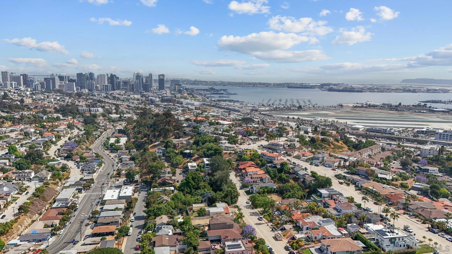 https://cdn.realtyfeed.com/cdn/127/250030638/5e0fa3d2b4a6ab7af9af9a8cd0757e61.webp