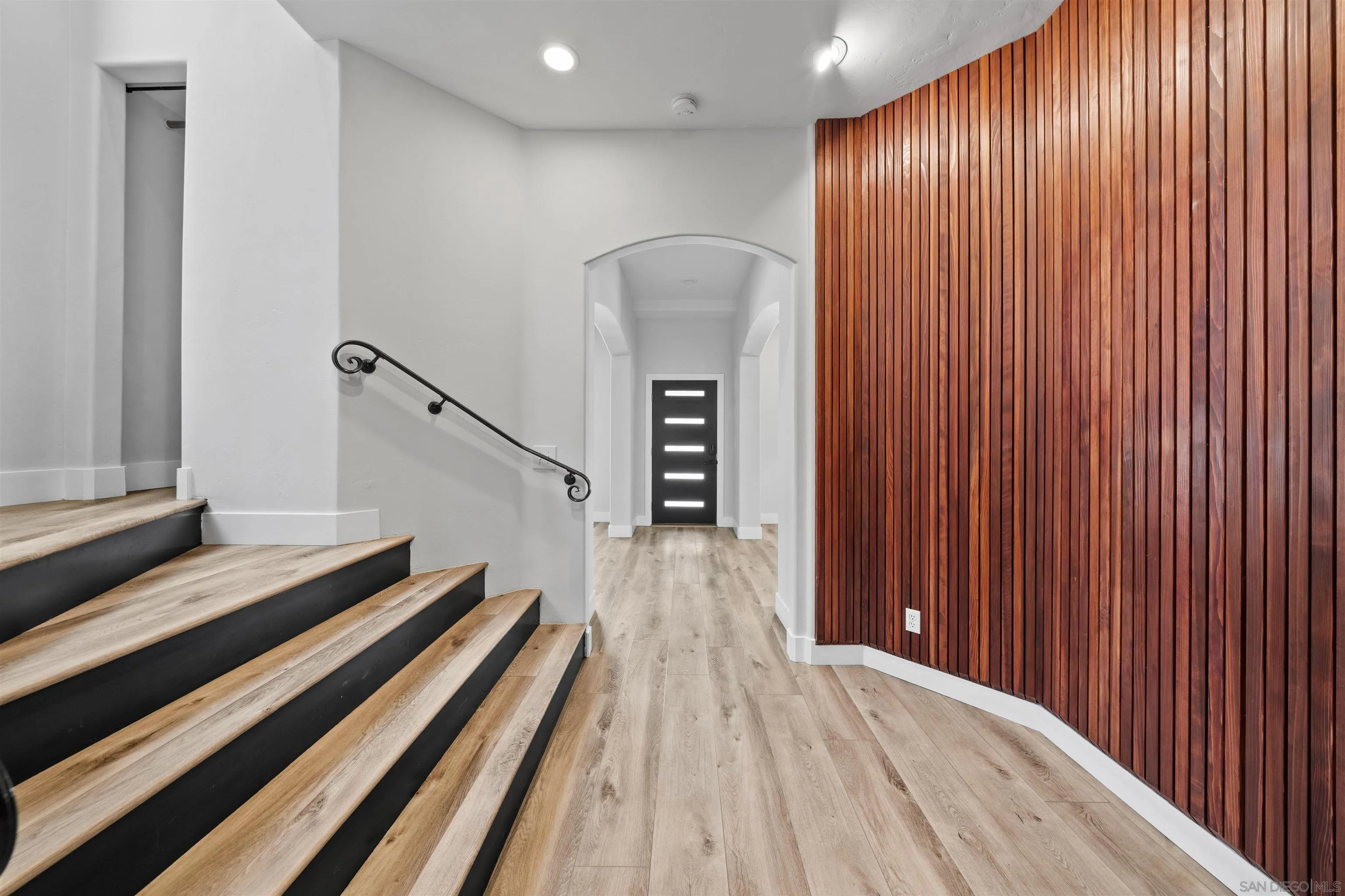 https://cdn.realtyfeed.com/cdn/127/250030638/652c6a5a4b28de5c38ce200d69d8aa9d.webp