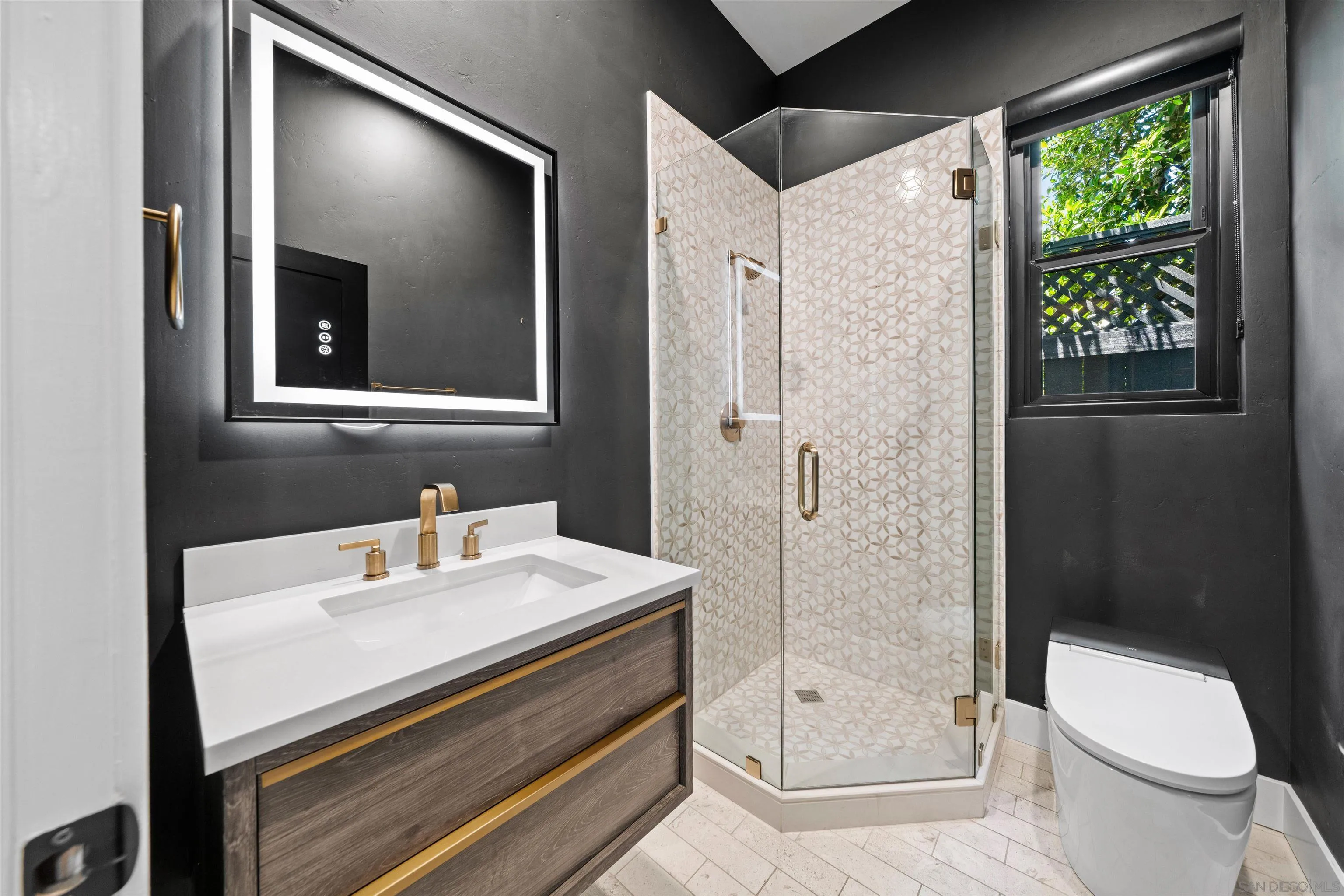 https://cdn.realtyfeed.com/cdn/127/250030638/898d065feb58f3ac8c8c9d1e7297b5a2.webp