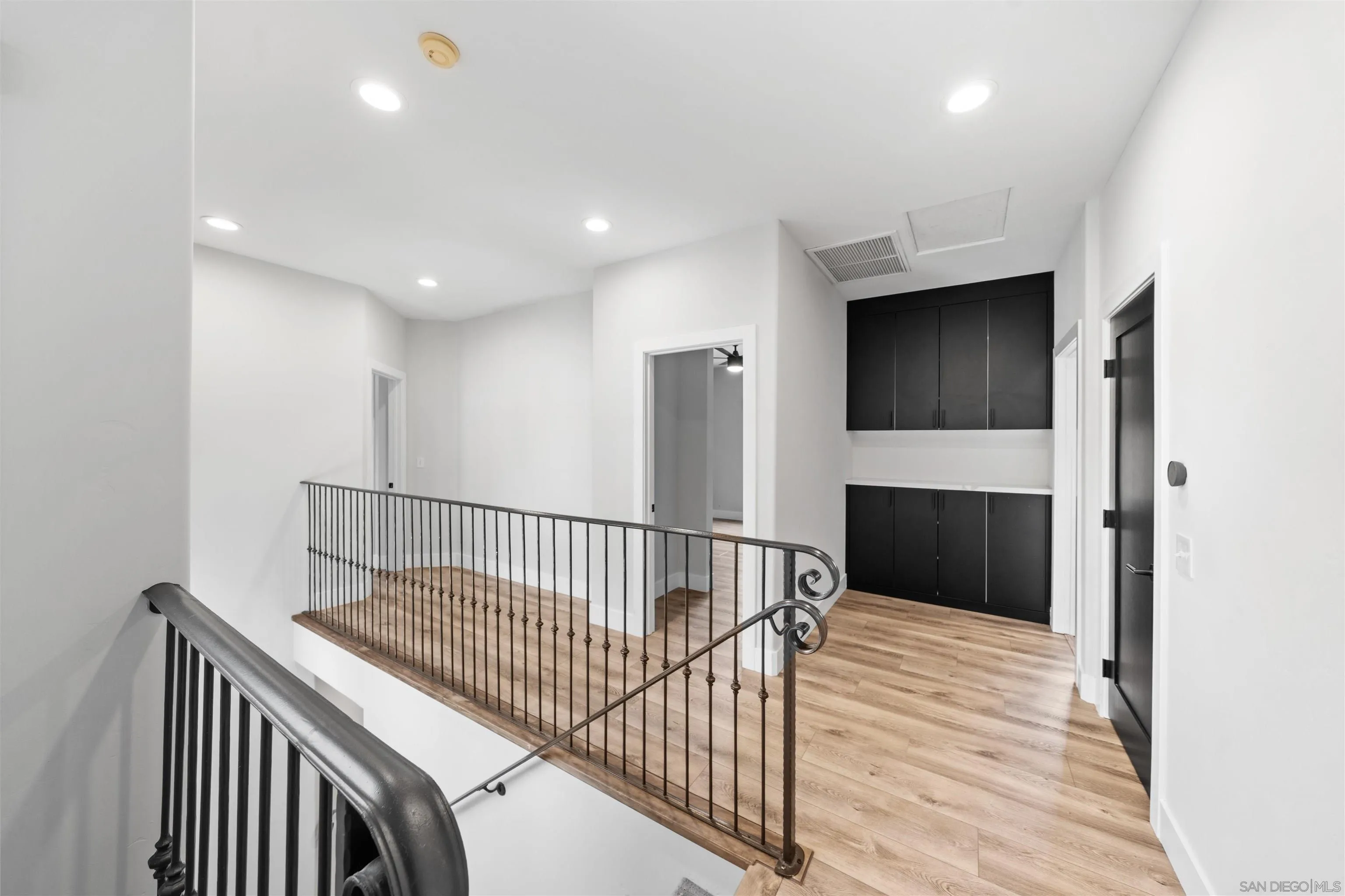 https://cdn.realtyfeed.com/cdn/127/250030638/a0441fdaec182c35d3f7bdf6a2d30bc2.webp