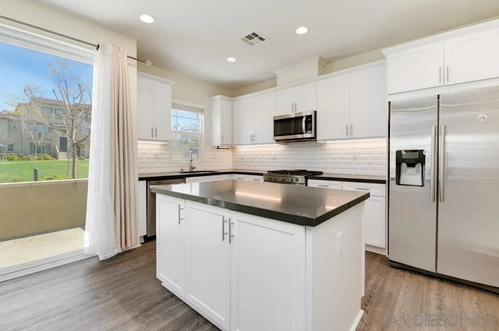 https://cdn.realtyfeed.com/cdn/127/250030651/1a75c7ccf48d5ef66af124d039e02797.webp