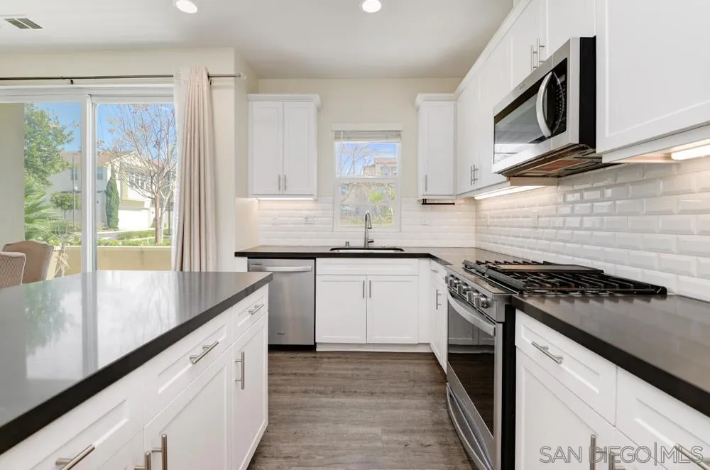 Photo #2: 250030651 Listing 