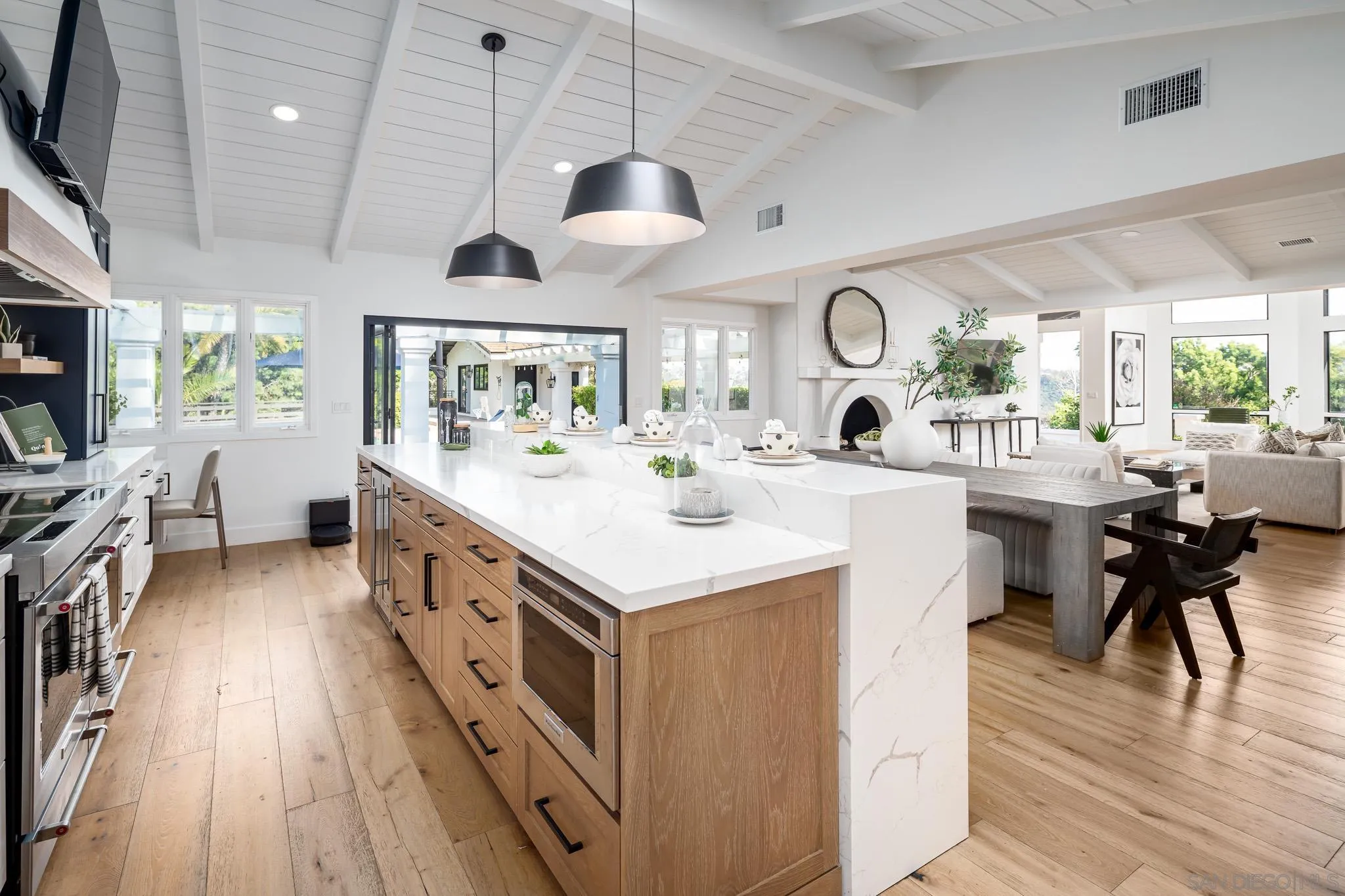 https://cdn.realtyfeed.com/cdn/127/250030654/0f4bd8b54a4020f0a568d2eca2b15dc4.webp