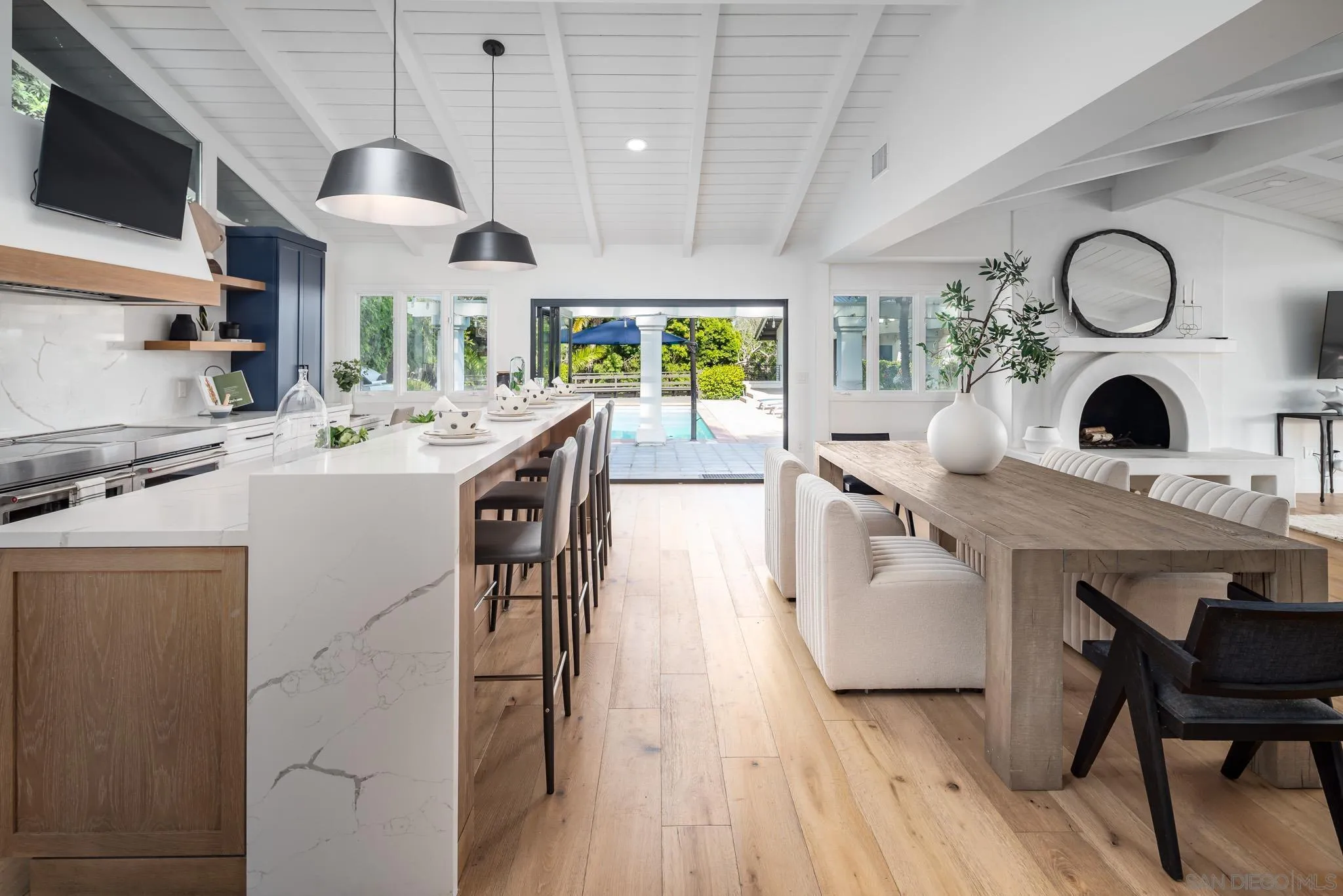 https://cdn.realtyfeed.com/cdn/127/250030654/d8cb6dffaa24f6d83932b44de779ddd3.webp
