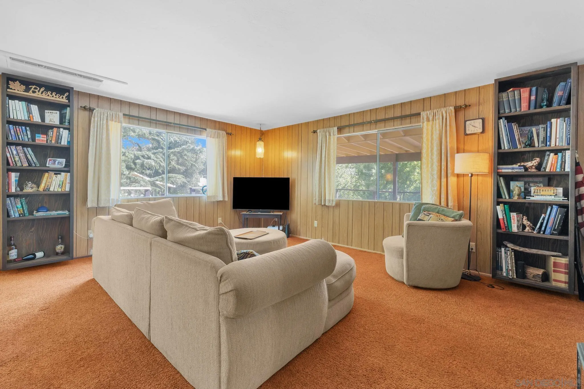 https://cdn.realtyfeed.com/cdn/127/250030667/5883feb44d2f410d9f81f02f507f362d.webp