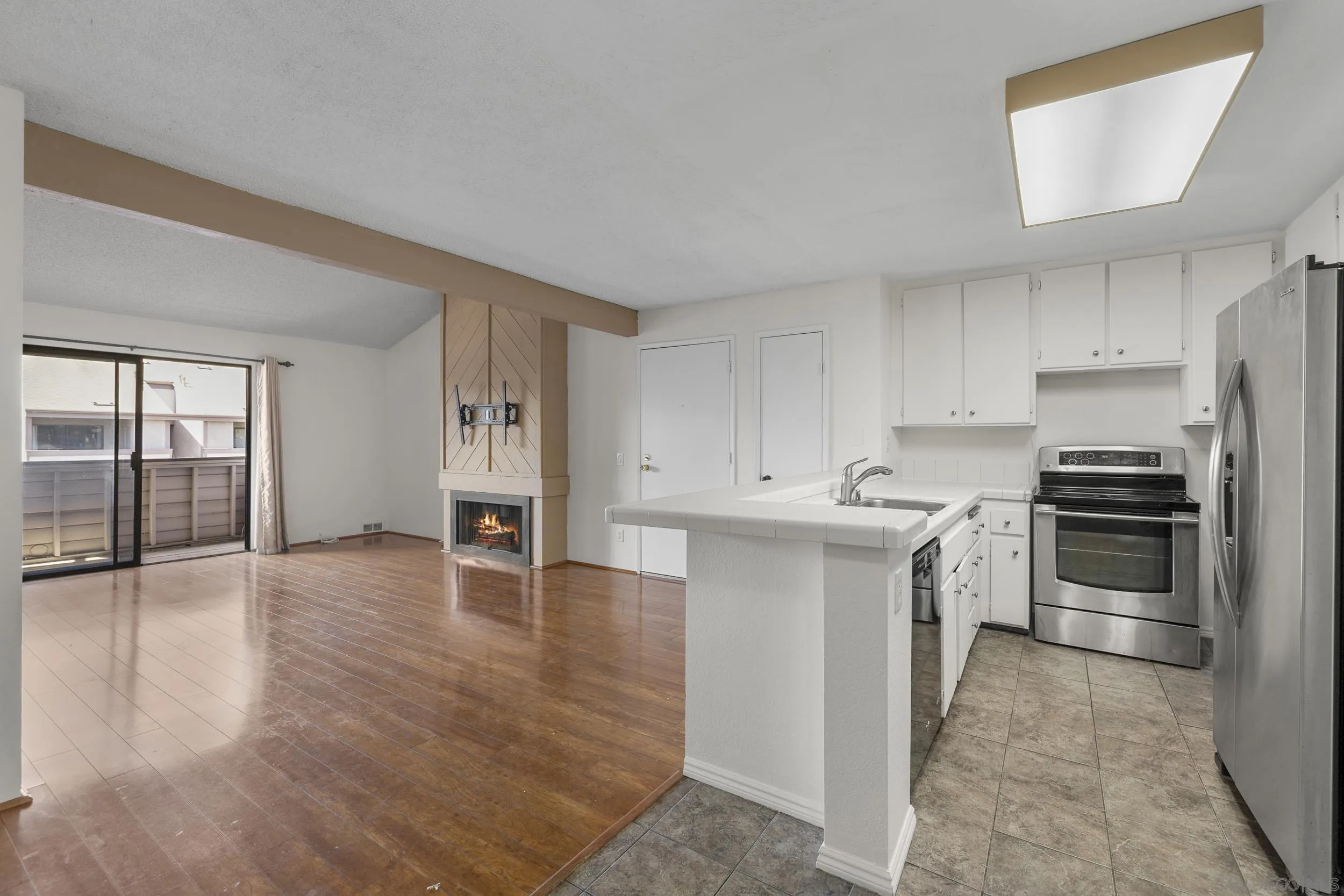 https://cdn.realtyfeed.com/cdn/127/250030670/520e109160fd8abbf943034c1eb49588.webp