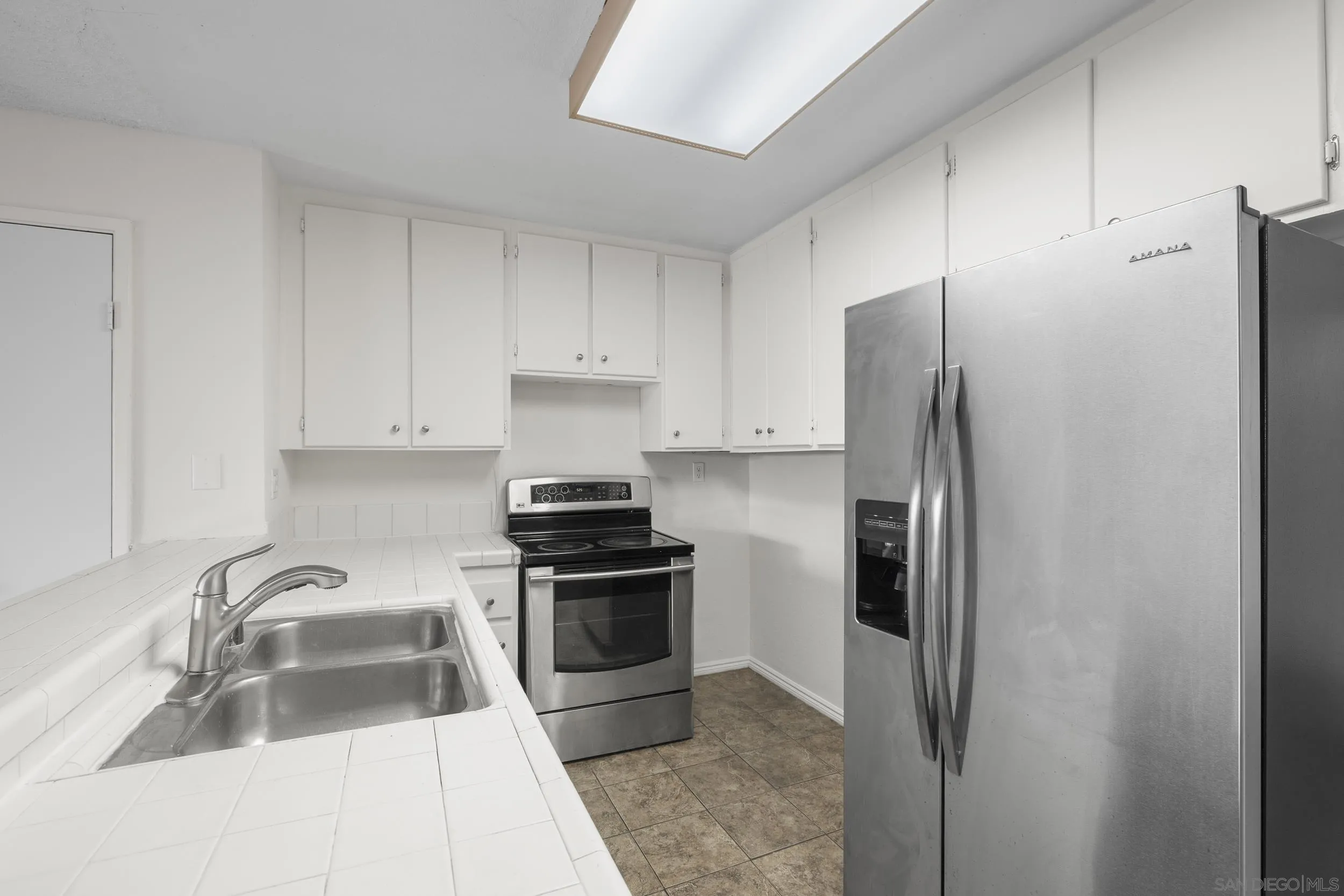 https://cdn.realtyfeed.com/cdn/127/250030670/54e7617c84322af4ec915977a7cbd989.webp