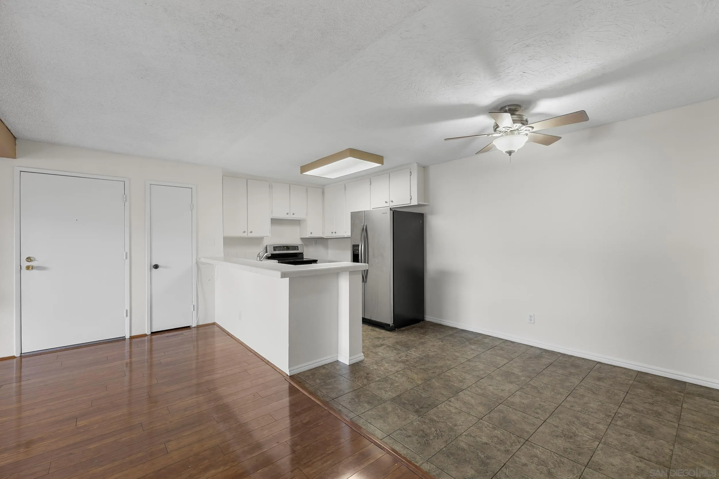https://cdn.realtyfeed.com/cdn/127/250030670/794041b342eed2b55681bb3136c7a626.webp