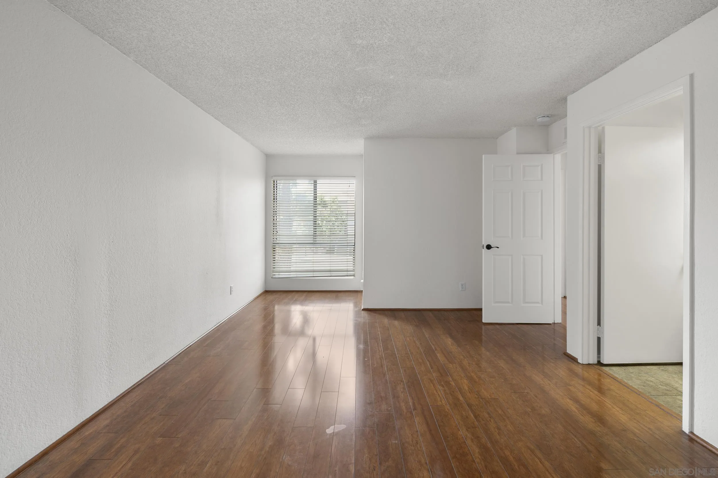 https://cdn.realtyfeed.com/cdn/127/250030670/7c0726d15cf6681b095bca383326fdd3.webp
