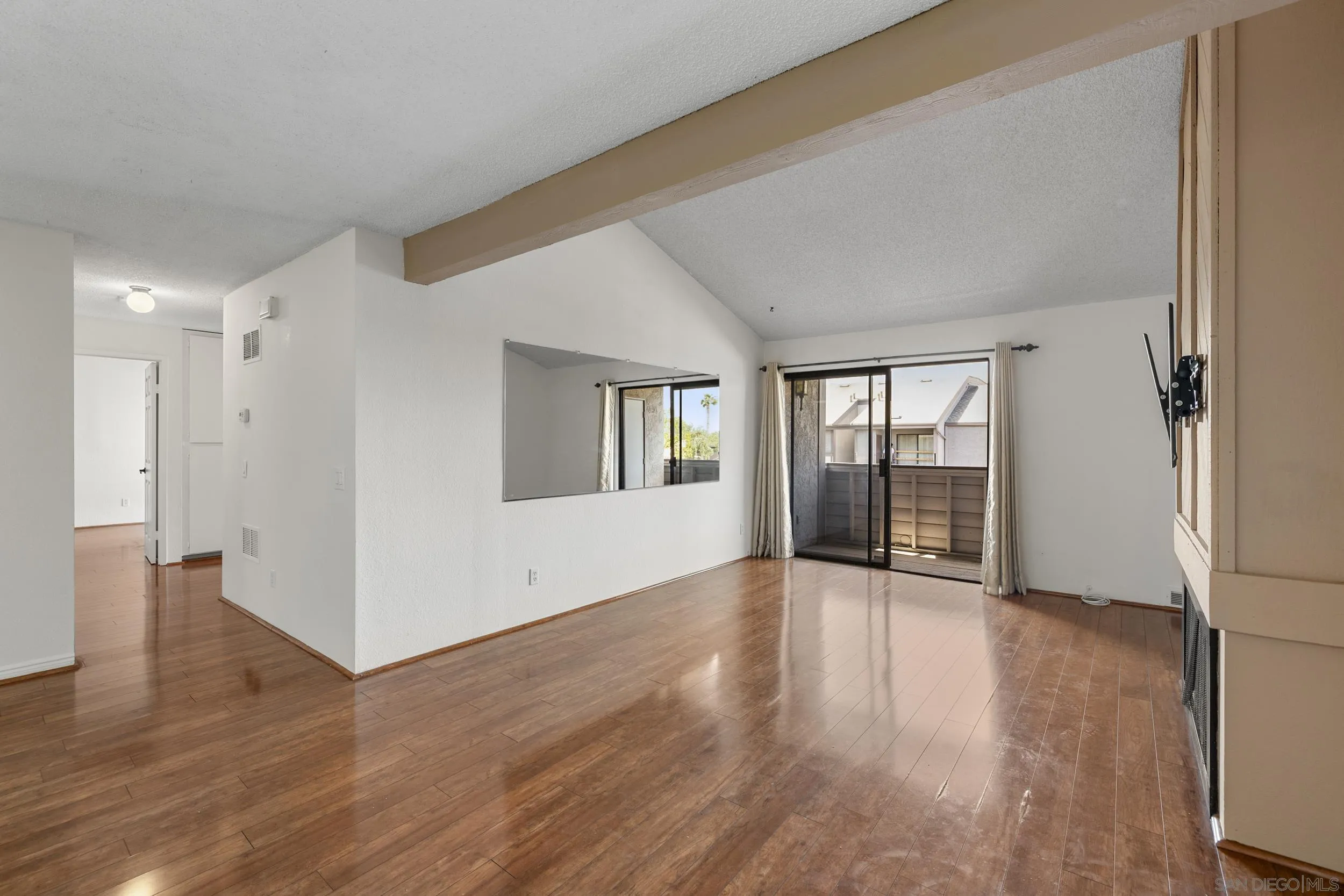 https://cdn.realtyfeed.com/cdn/127/250030670/a39509378d264dfa2ce7a31e3fd2d275.webp