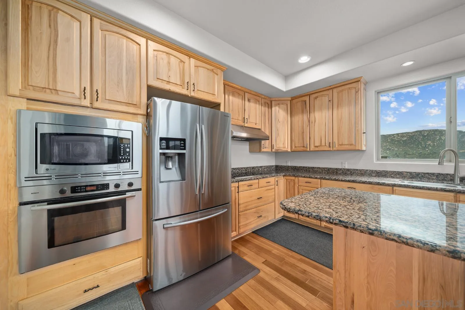 https://cdn.realtyfeed.com/cdn/127/250030674/55ebfe64a15532fddeb4a7c5a1ab7f98.webp