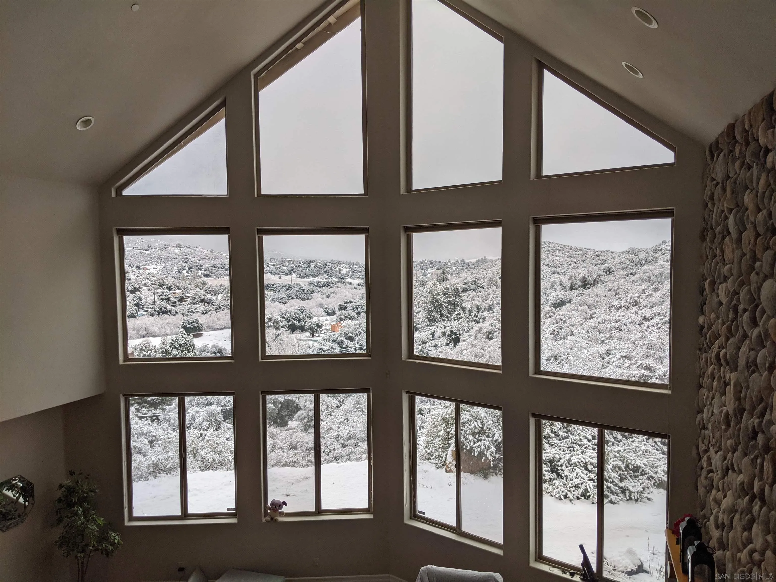 https://cdn.realtyfeed.com/cdn/127/250030674/68c1197a53dd7fdd1f22f35c8ea521bd.webp