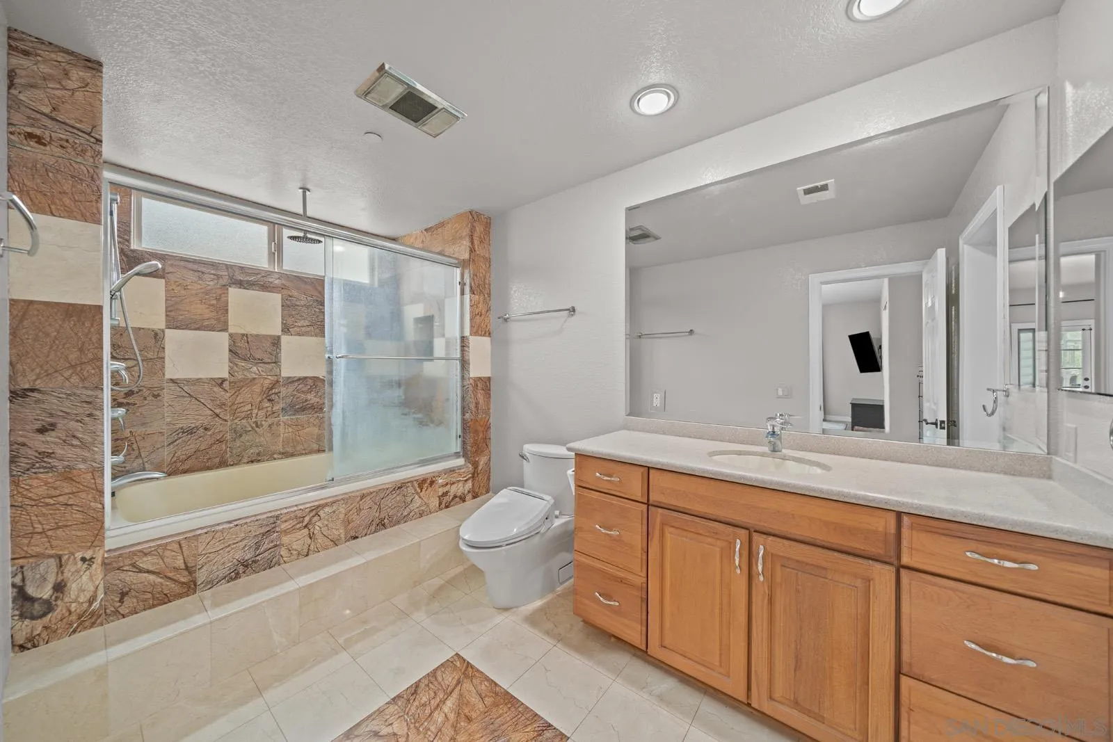 https://cdn.realtyfeed.com/cdn/127/250030674/7fa3dd00520b90a74c77b98ebb457aeb.webp