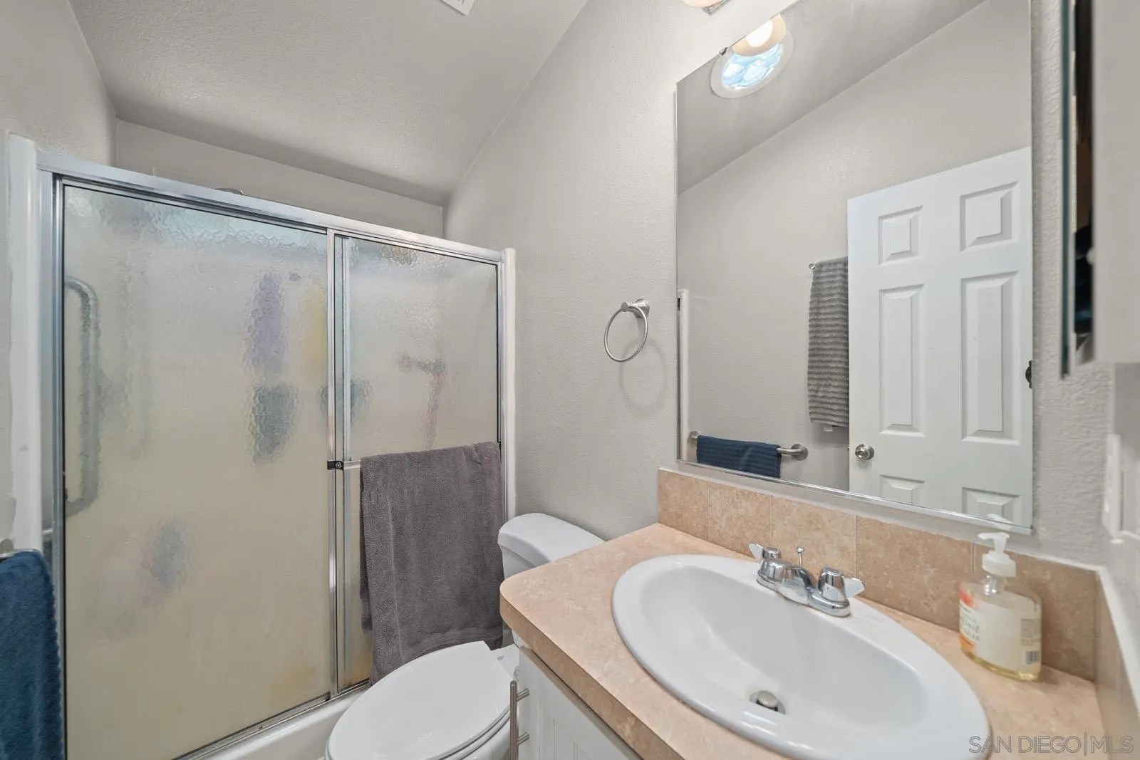 https://cdn.realtyfeed.com/cdn/127/250030674/a75f6b2fd8bd1ecca62e9d8f136149b0.webp