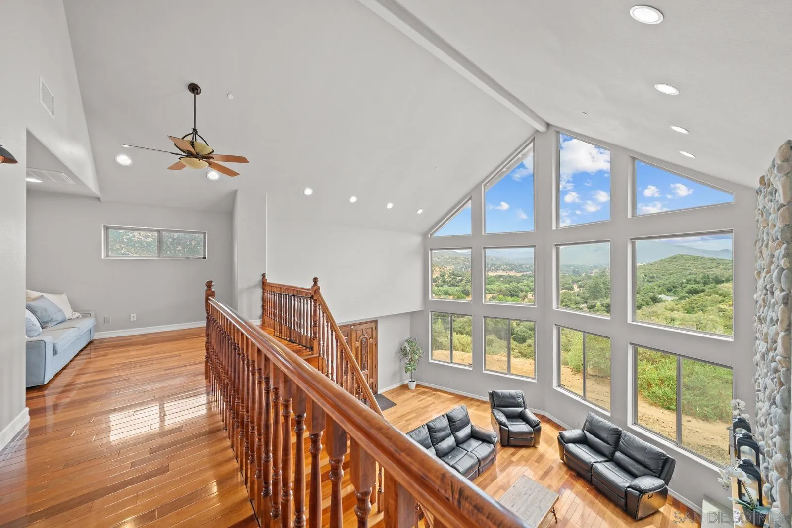 https://cdn.realtyfeed.com/cdn/127/250030674/af2bbf71d97f92e2698c5f4ba2f1f751.webp