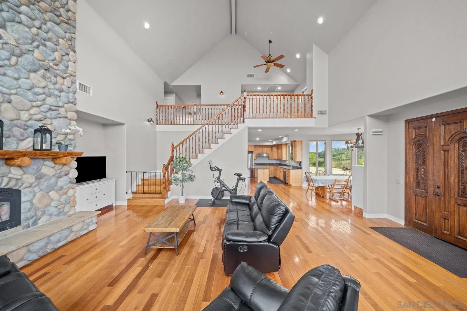 https://cdn.realtyfeed.com/cdn/127/250030674/c30437e94a42b61026cb6ad30e51e13d.webp