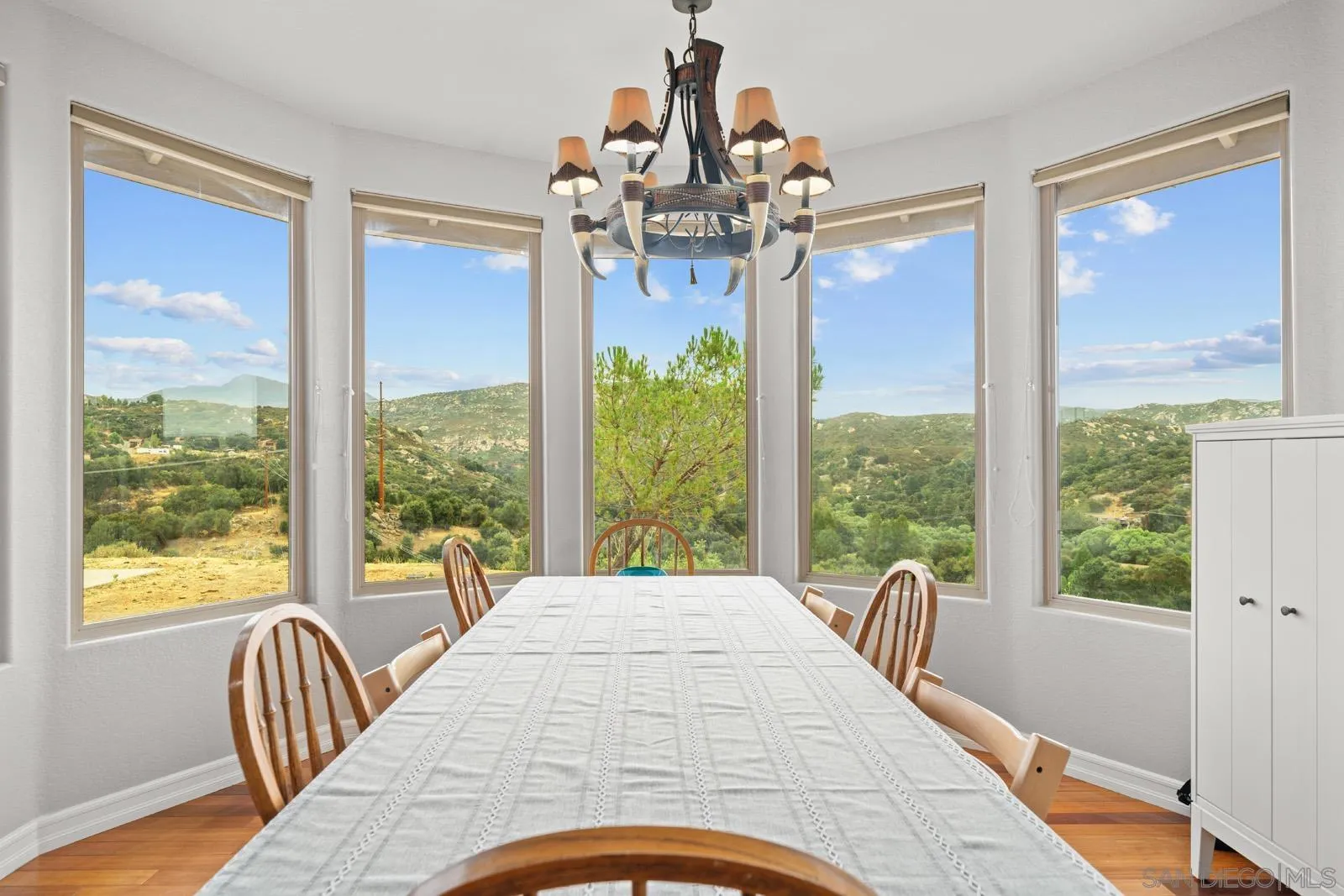 https://cdn.realtyfeed.com/cdn/127/250030674/ee1885b2d0b6b786ee6c914790dade4b.webp