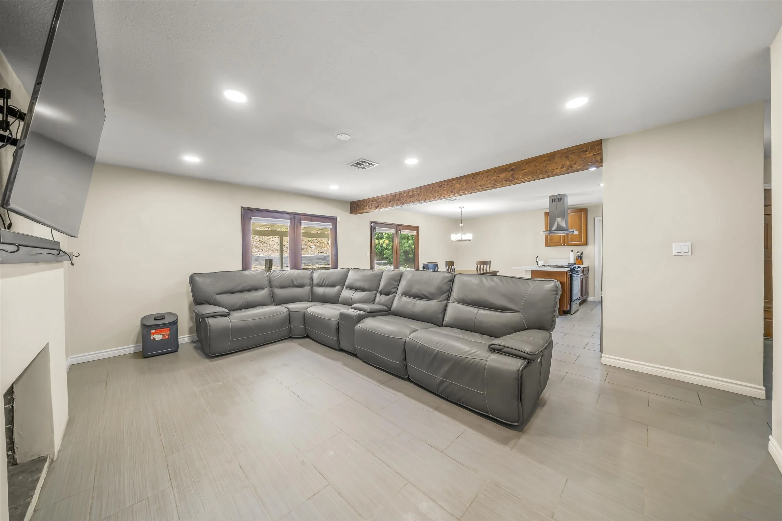 https://cdn.realtyfeed.com/cdn/127/250030710/299dd8d6543233d3dc3433cadec71a4a.webp