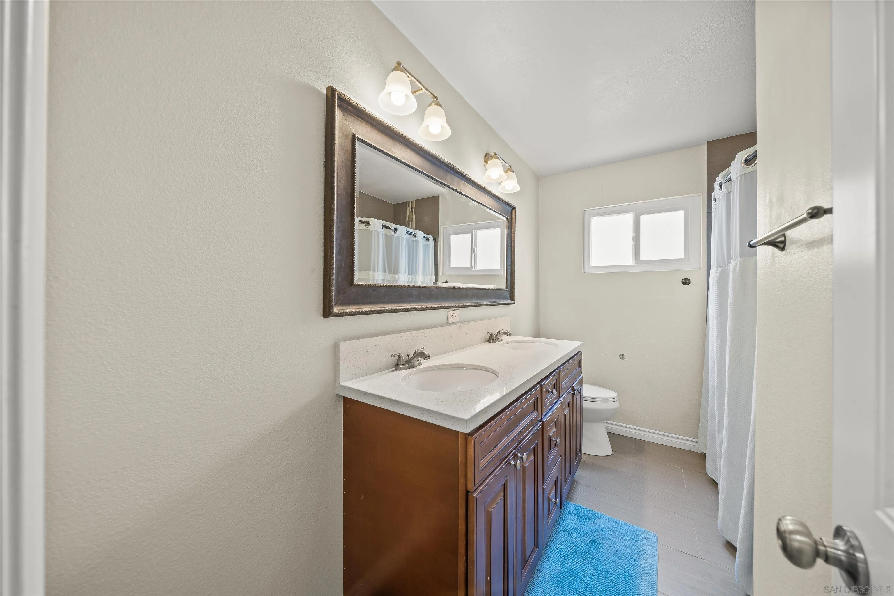 https://cdn.realtyfeed.com/cdn/127/250030710/2efa1a5331d0e6a1b010553eac32a209.webp