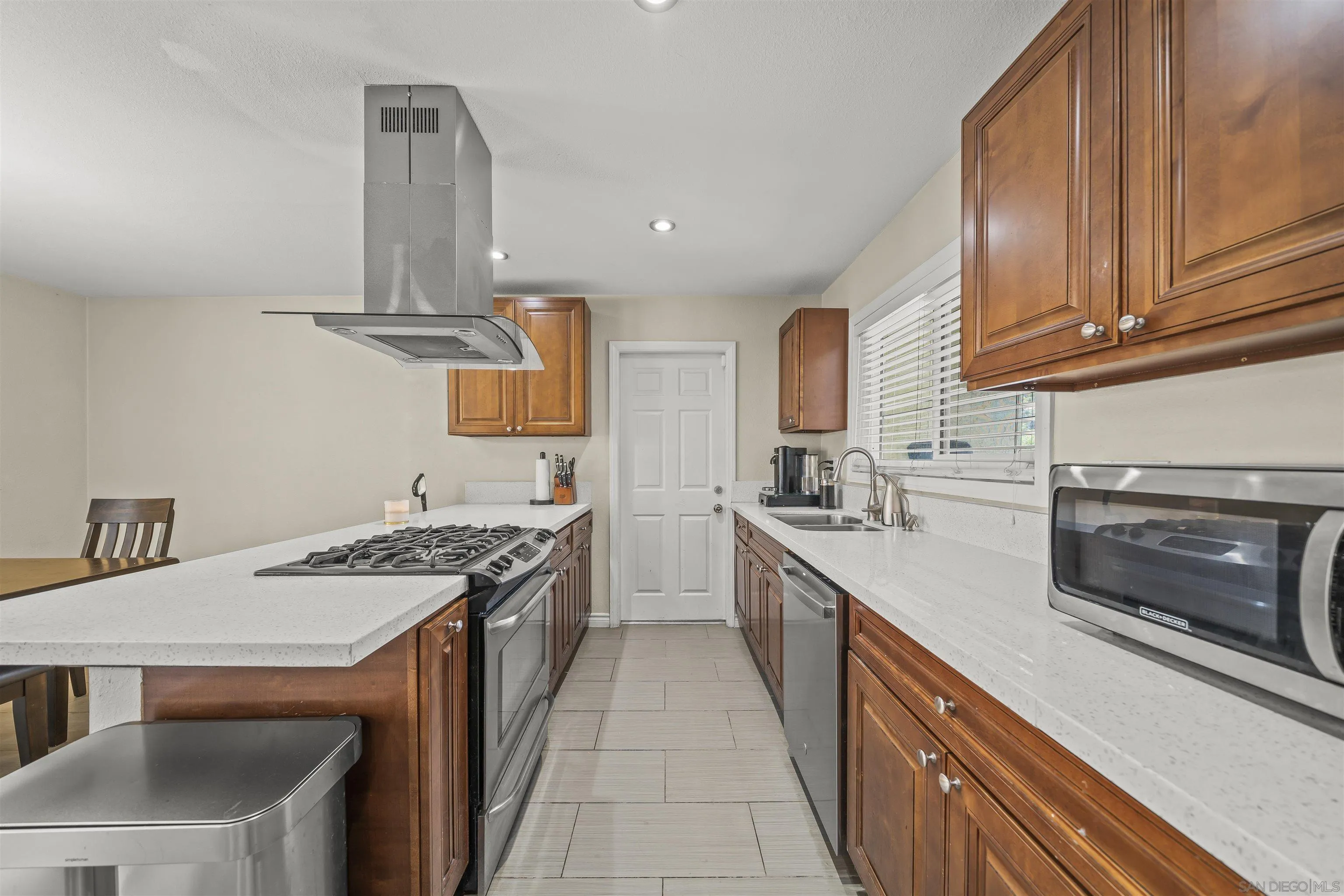 https://cdn.realtyfeed.com/cdn/127/250030710/a13dd9cc5ee7c307d1d22f276a17d0cc.webp