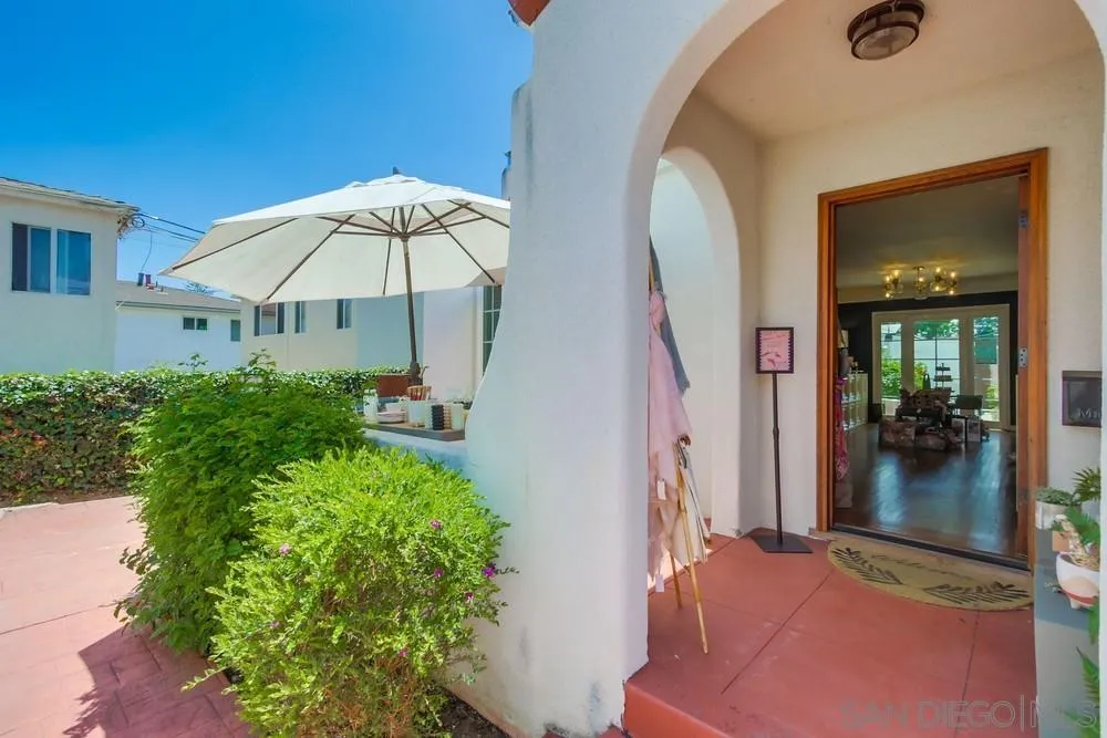 https://cdn.realtyfeed.com/cdn/127/250030713/b170493cb07140847185755dfa8350bc.webp