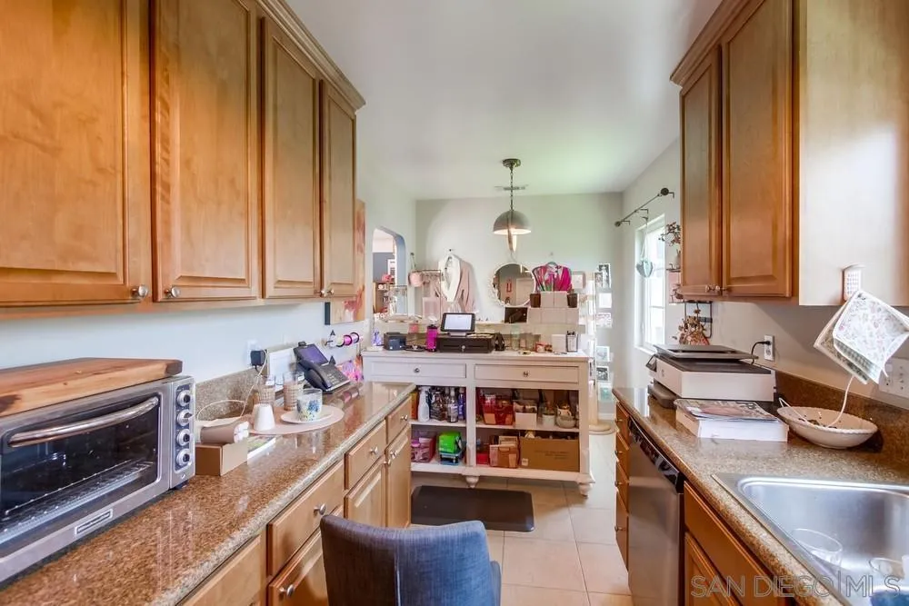 https://cdn.realtyfeed.com/cdn/127/250030713/cb66cc07c44182e6576d7b5281d527d4.webp
