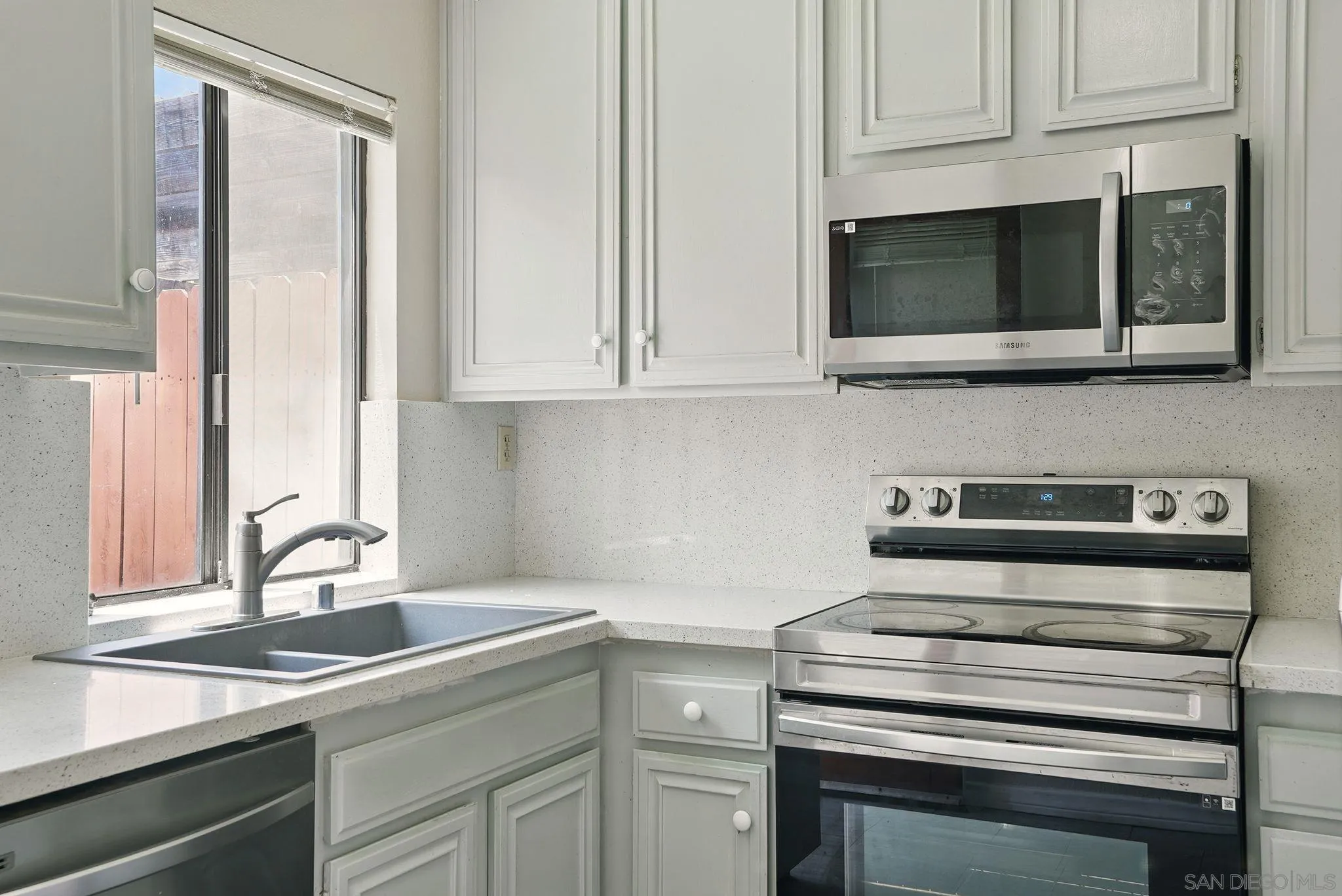 Photo #5: 250030727 Listing 