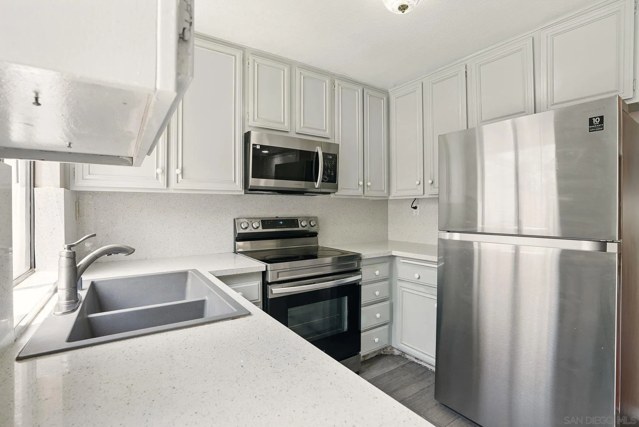 Photo #3: 250030727 Listing 