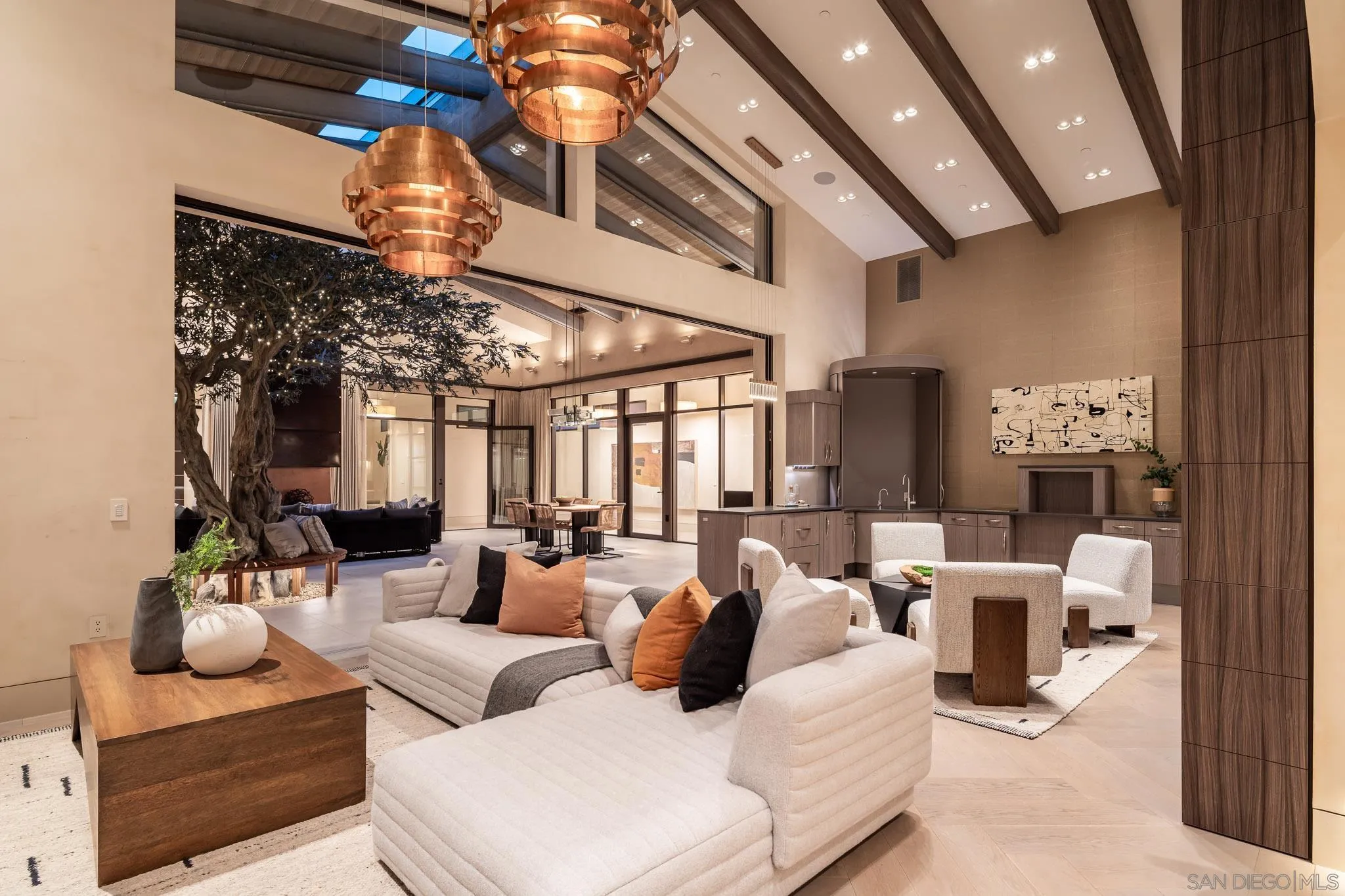 https://cdn.realtyfeed.com/cdn/127/250030732/5aeff9ed00c954d783802c6b1b551824.webp