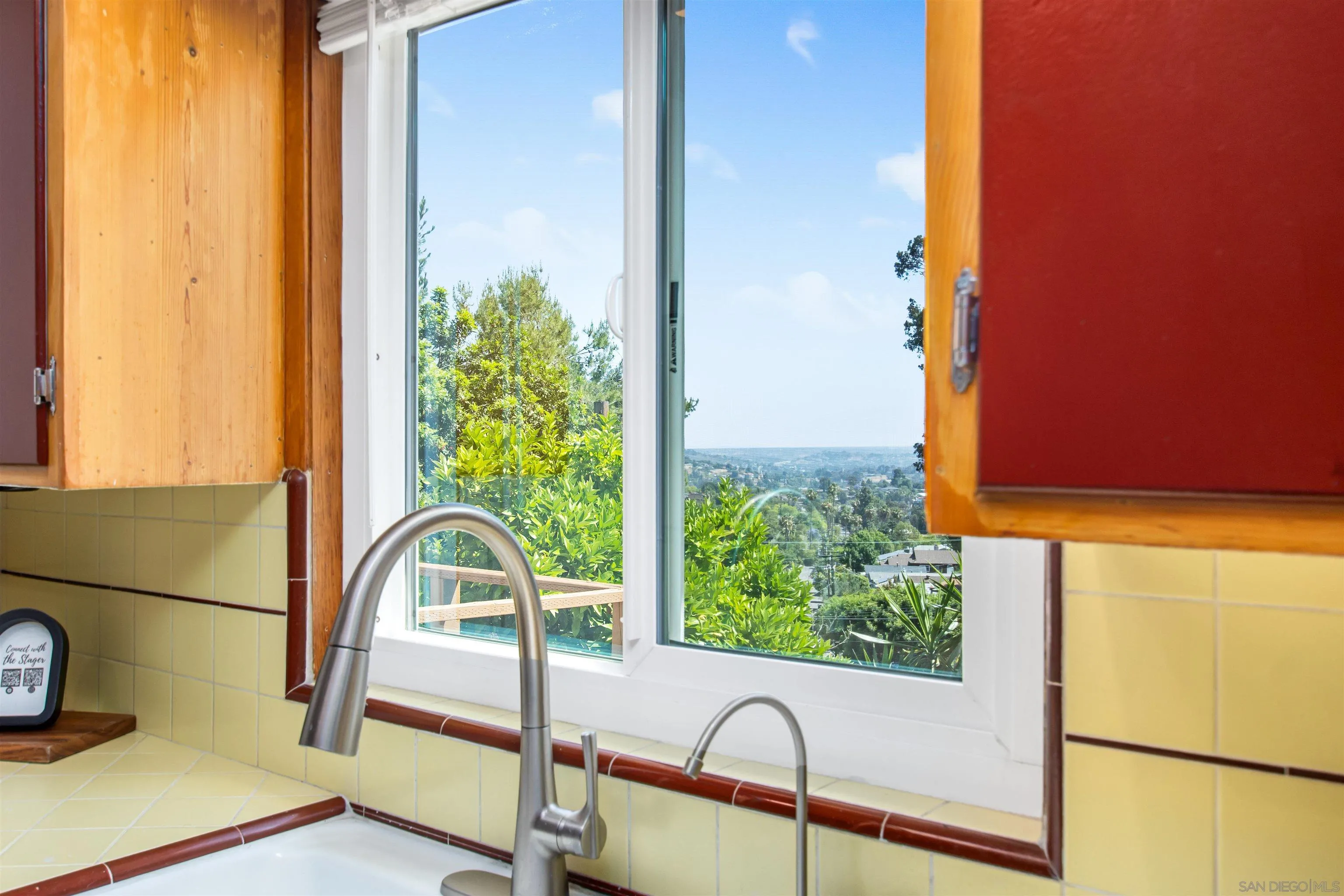 https://cdn.realtyfeed.com/cdn/127/250030739/10bf66838e4e13812a9ec3313a01751e.webp
