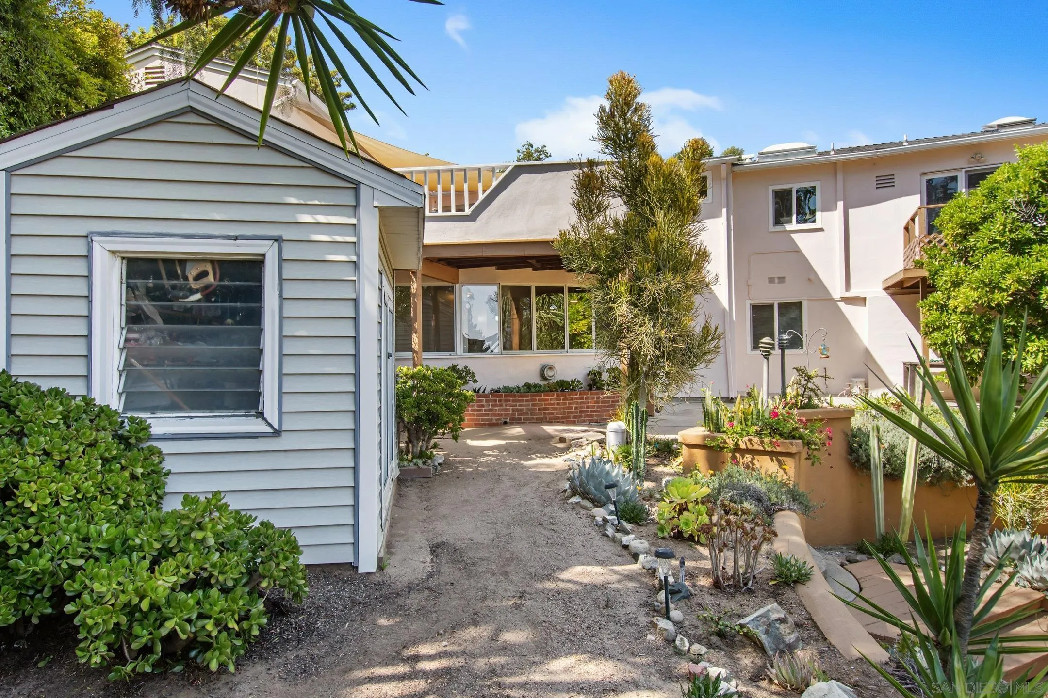 https://cdn.realtyfeed.com/cdn/127/250030739/553d16c13975d242577a9204b01c4d03.webp