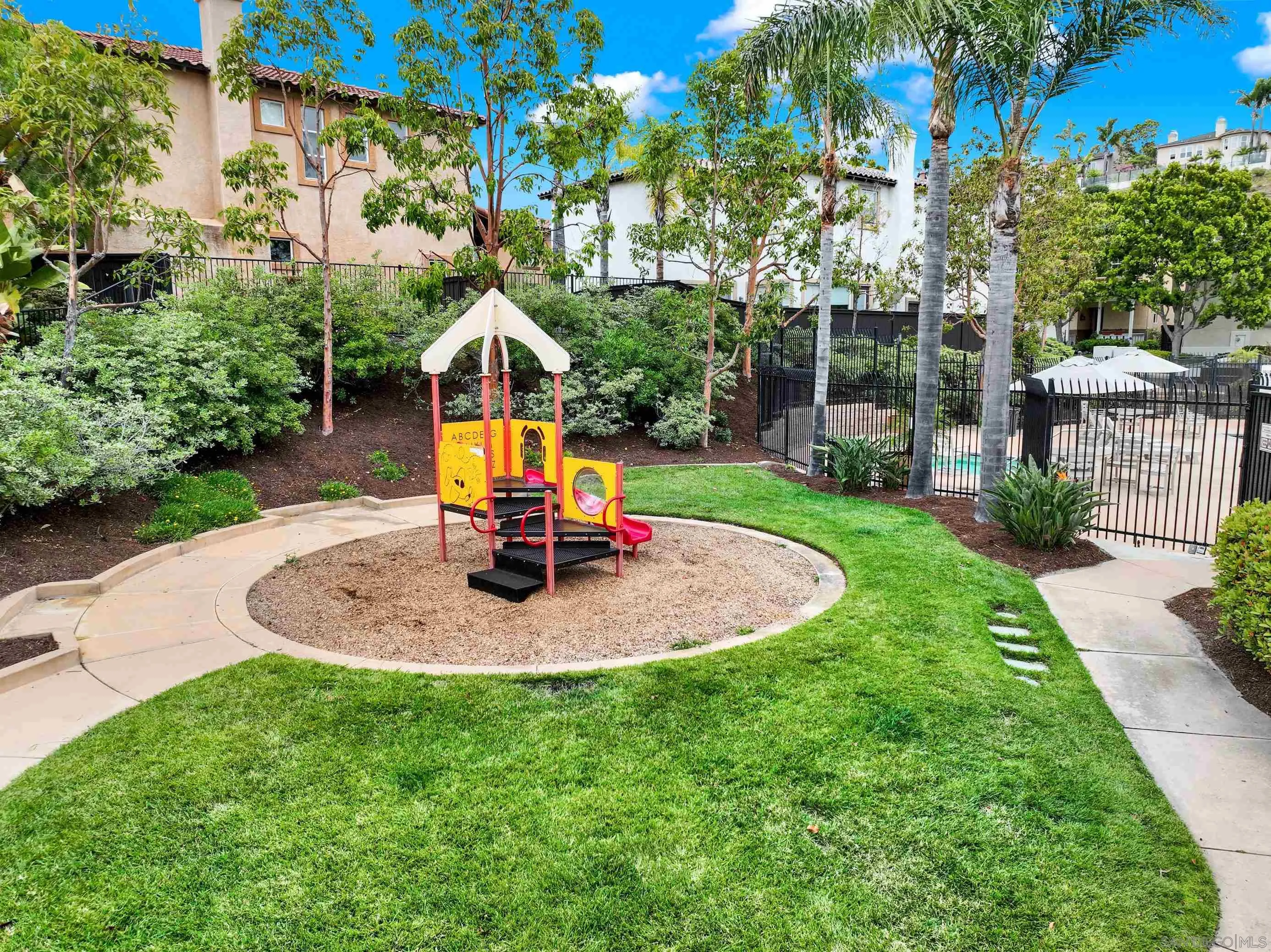 https://cdn.realtyfeed.com/cdn/127/250030750/4c081e9599c399f95a184c09fdc465d8.webp