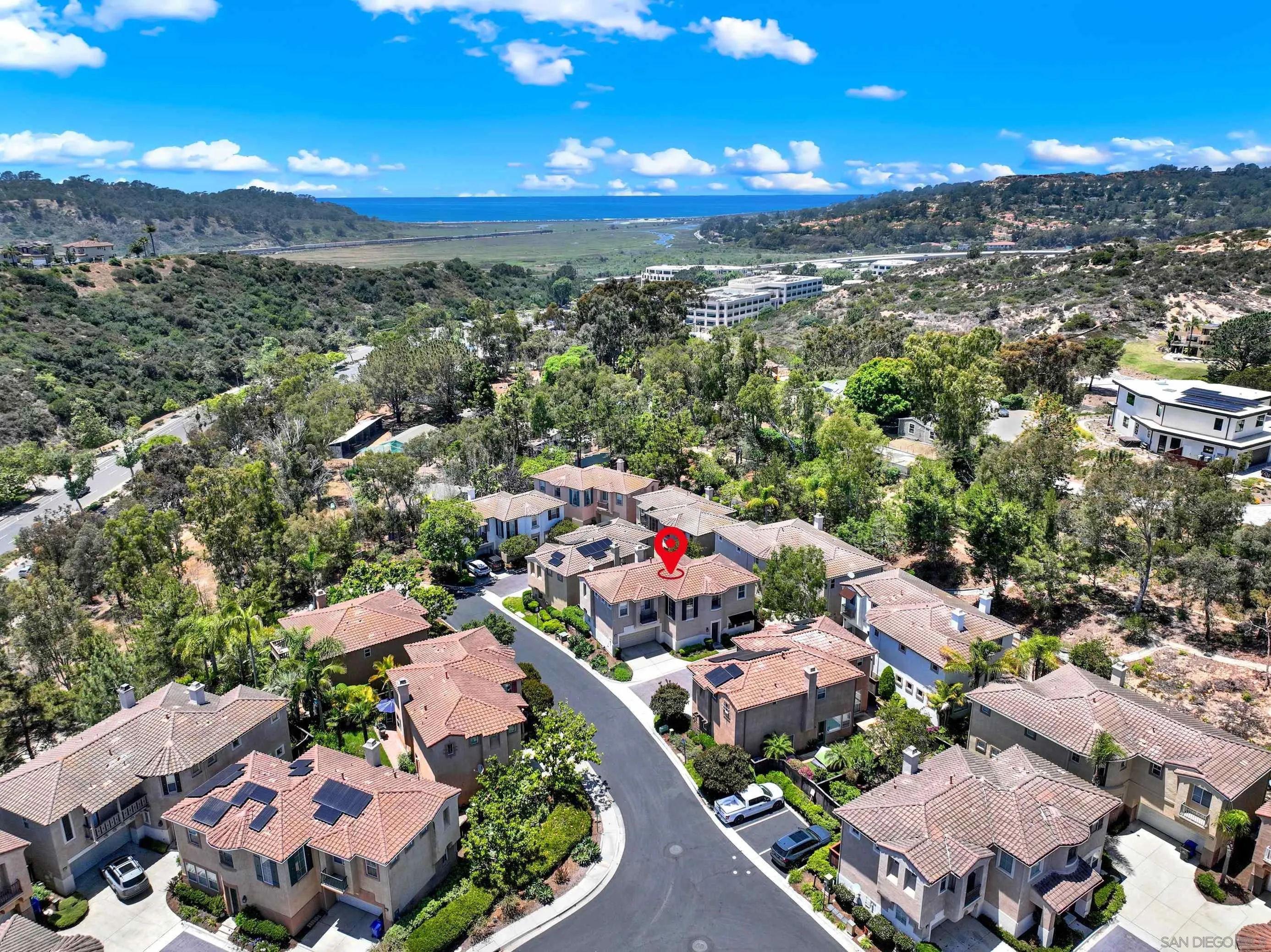 https://cdn.realtyfeed.com/cdn/127/250030750/b1f5784c114e1cb1a407297db0e6b0f2.webp