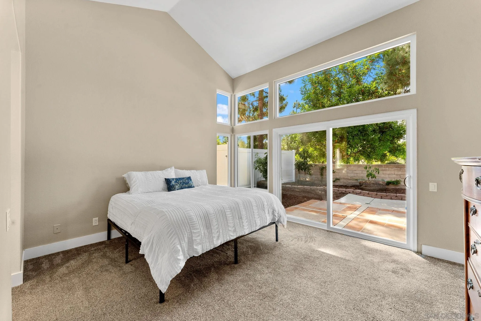 https://cdn.realtyfeed.com/cdn/127/250030767/51690567e61a38922f7948d223bf9536.webp