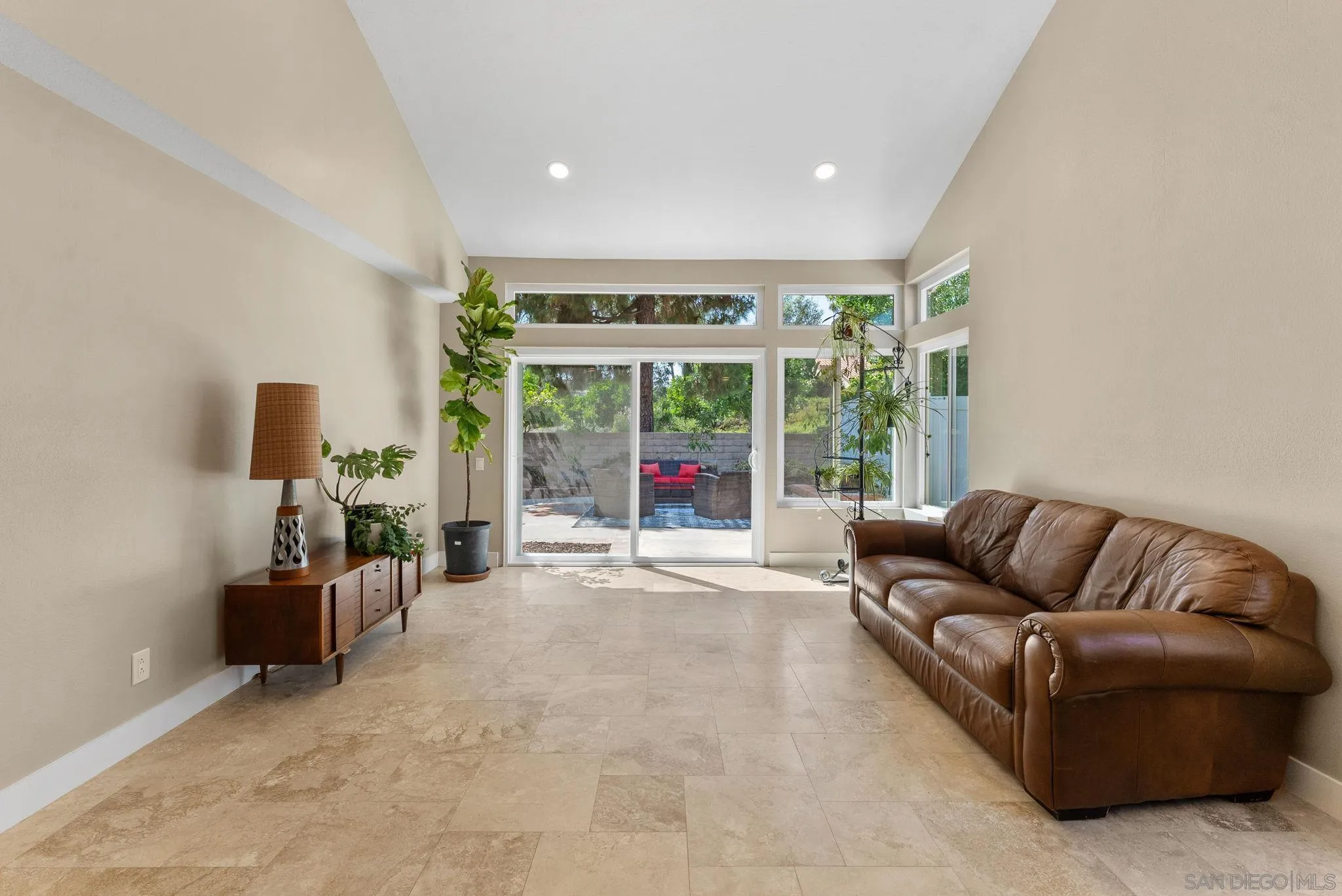 https://cdn.realtyfeed.com/cdn/127/250030767/7a48c8fa10ae026637e8af1edd853ebb.webp