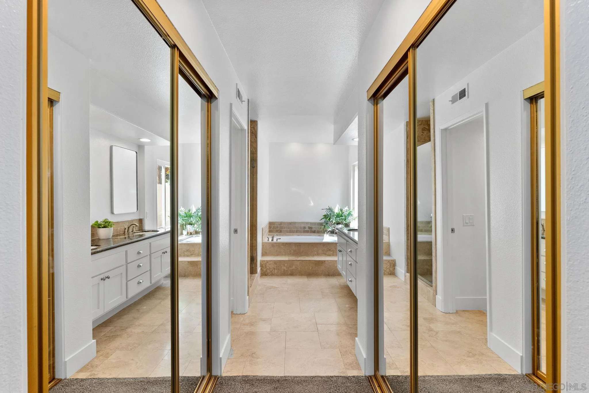 https://cdn.realtyfeed.com/cdn/127/250030767/8f0919614fca973c5a94443ecff64797.webp