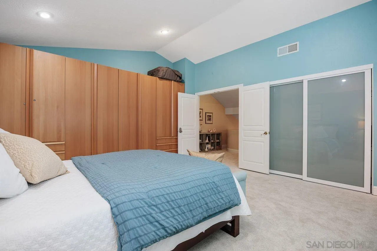 https://cdn.realtyfeed.com/cdn/127/250030771/2121347b8c12d47b9d332a211ea25fd3.webp