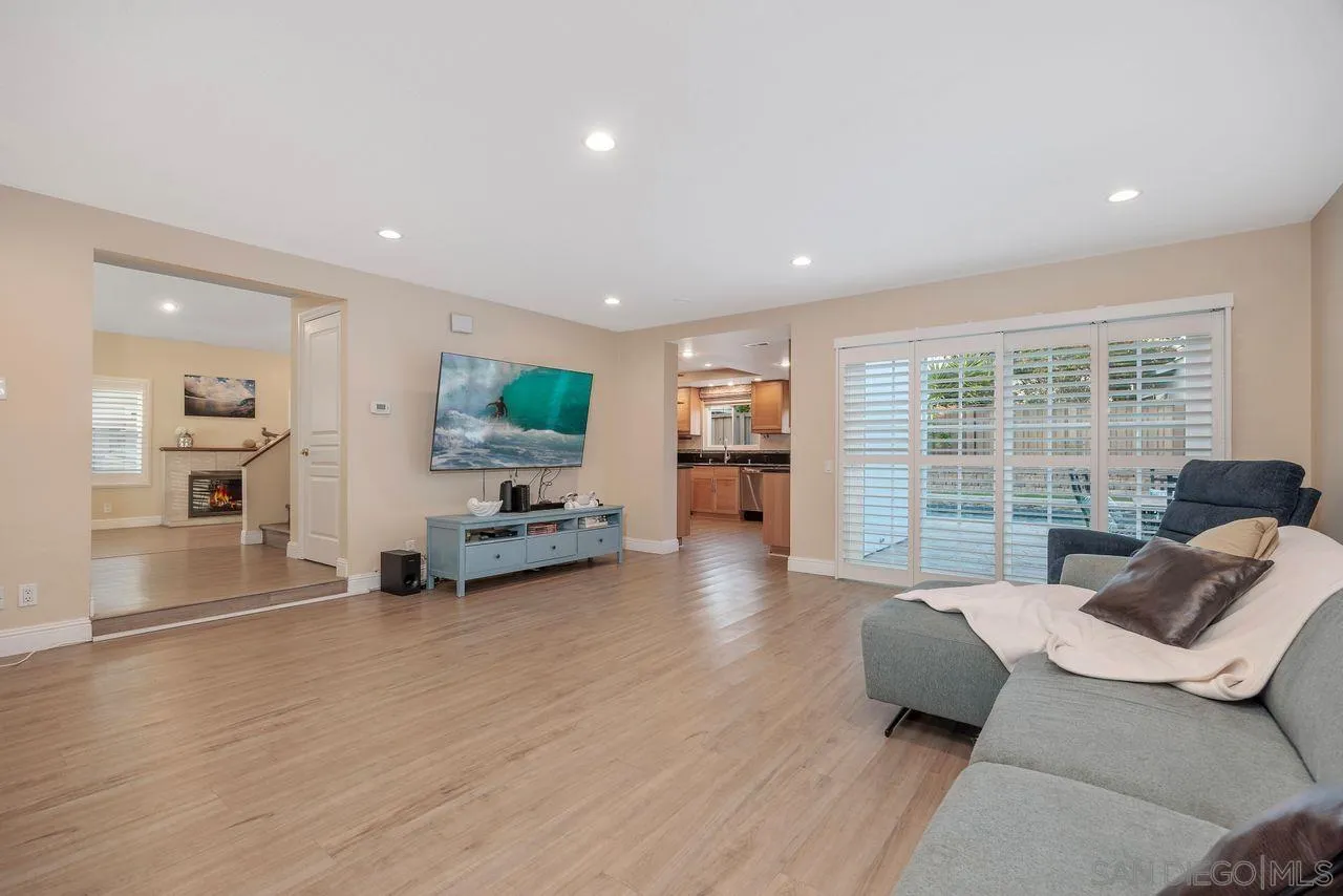 https://cdn.realtyfeed.com/cdn/127/250030771/2af0b9f3003df51b1d251e5008c8bdd3.webp