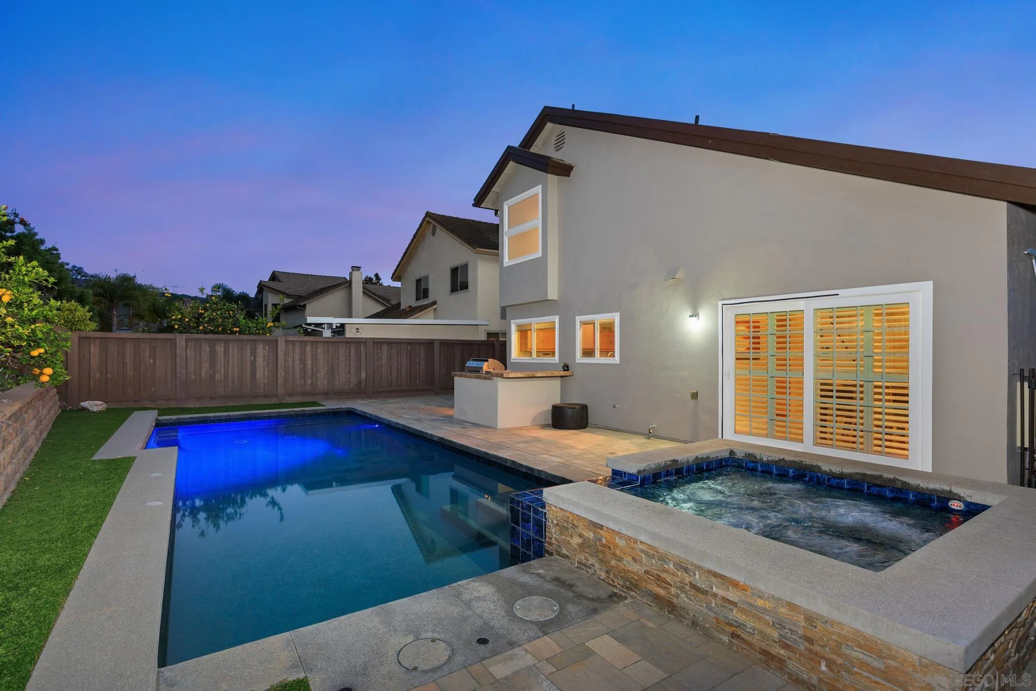 https://cdn.realtyfeed.com/cdn/127/250030771/32790bdd8547e0382fd6fbfb5522b665.webp