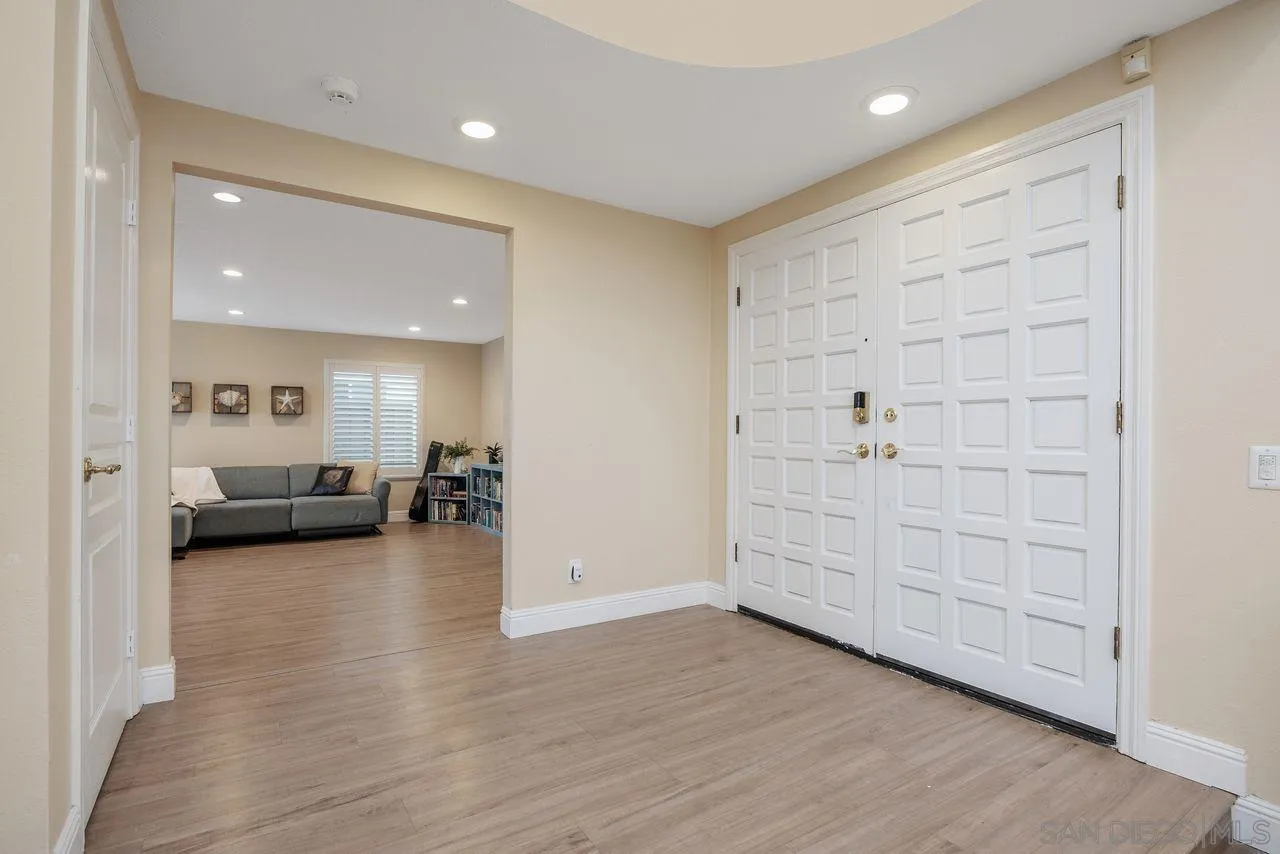 https://cdn.realtyfeed.com/cdn/127/250030771/4ffe8fe137e8db0ca27d7d762f7c1bbb.webp