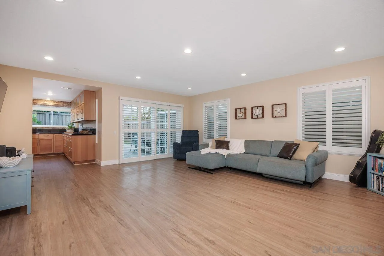 https://cdn.realtyfeed.com/cdn/127/250030771/a06914880f6909093514d8c7df8a1fa5.webp
