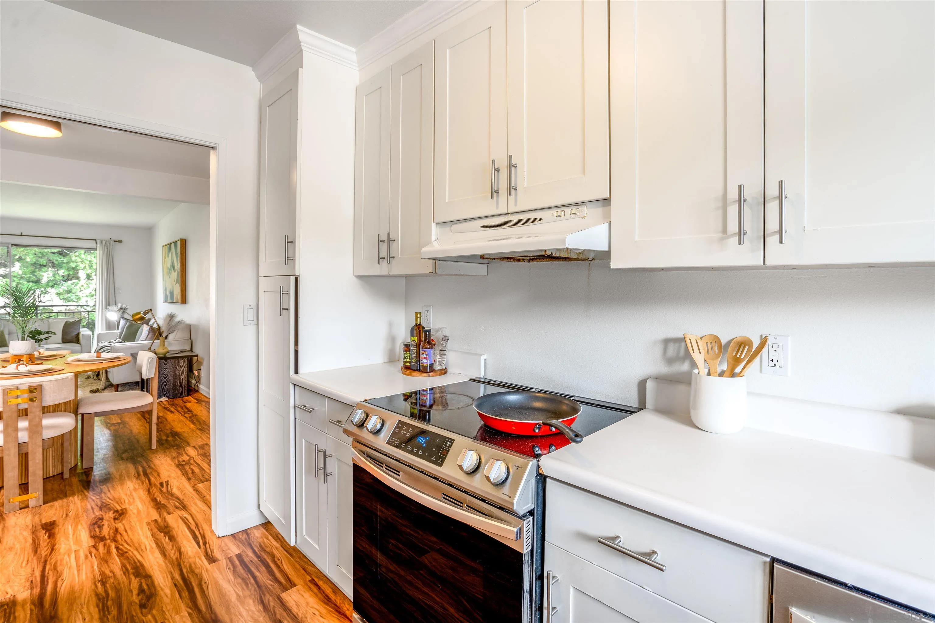 Photo #5: 250030778 Listing 