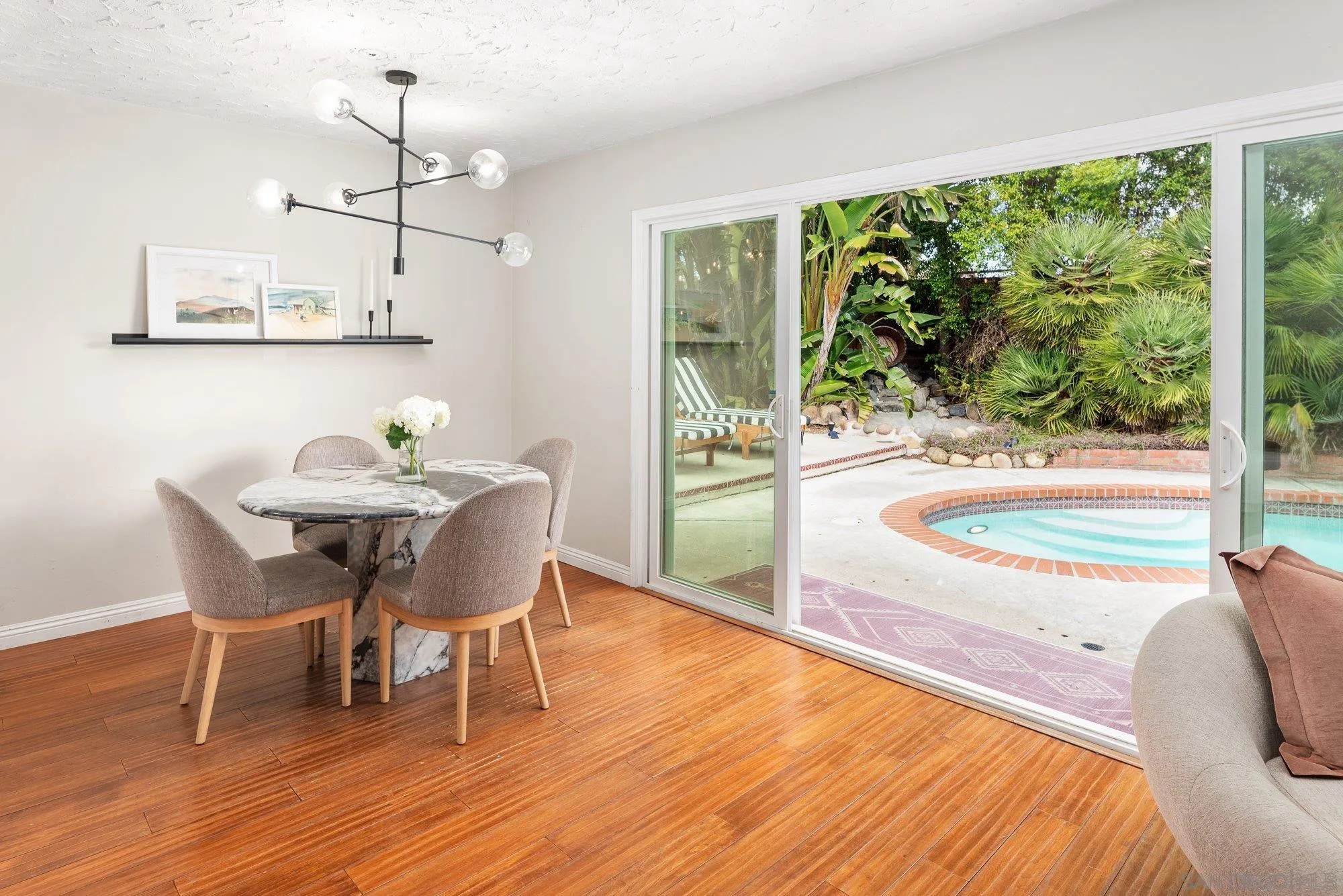 https://cdn.realtyfeed.com/cdn/127/250030786/5d16e9f988c9fe9187392618c00d2d01.webp