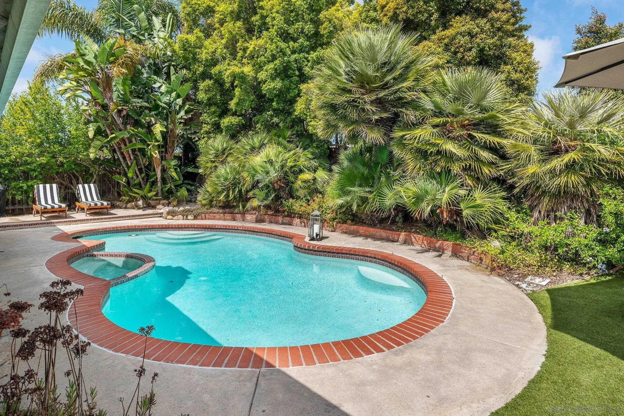 https://cdn.realtyfeed.com/cdn/127/250030786/85bc279e7750eae4fa31196e65d702eb.webp