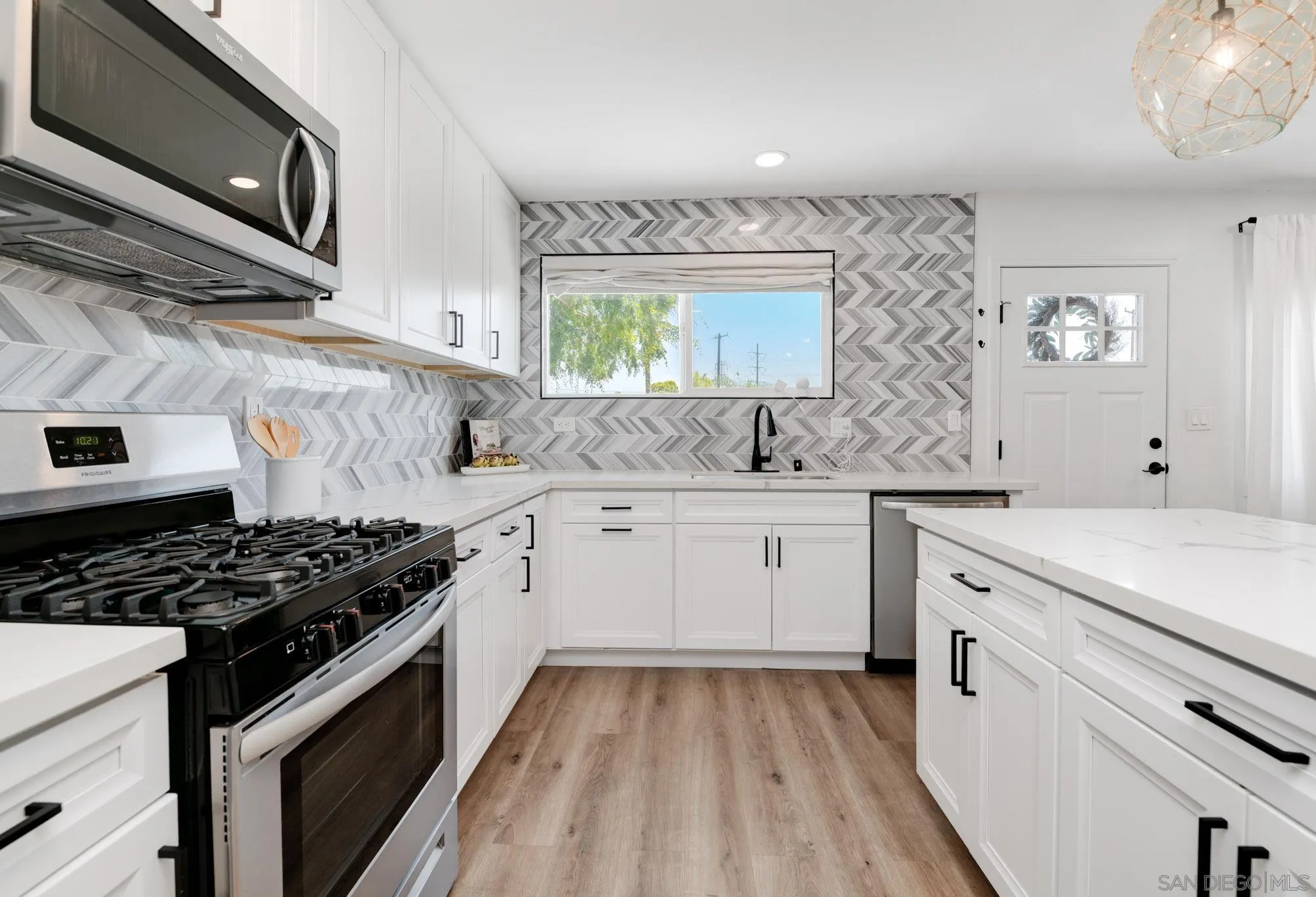 https://cdn.realtyfeed.com/cdn/127/250030797/557cc0187f0a969b6249e3987d4f435c.webp