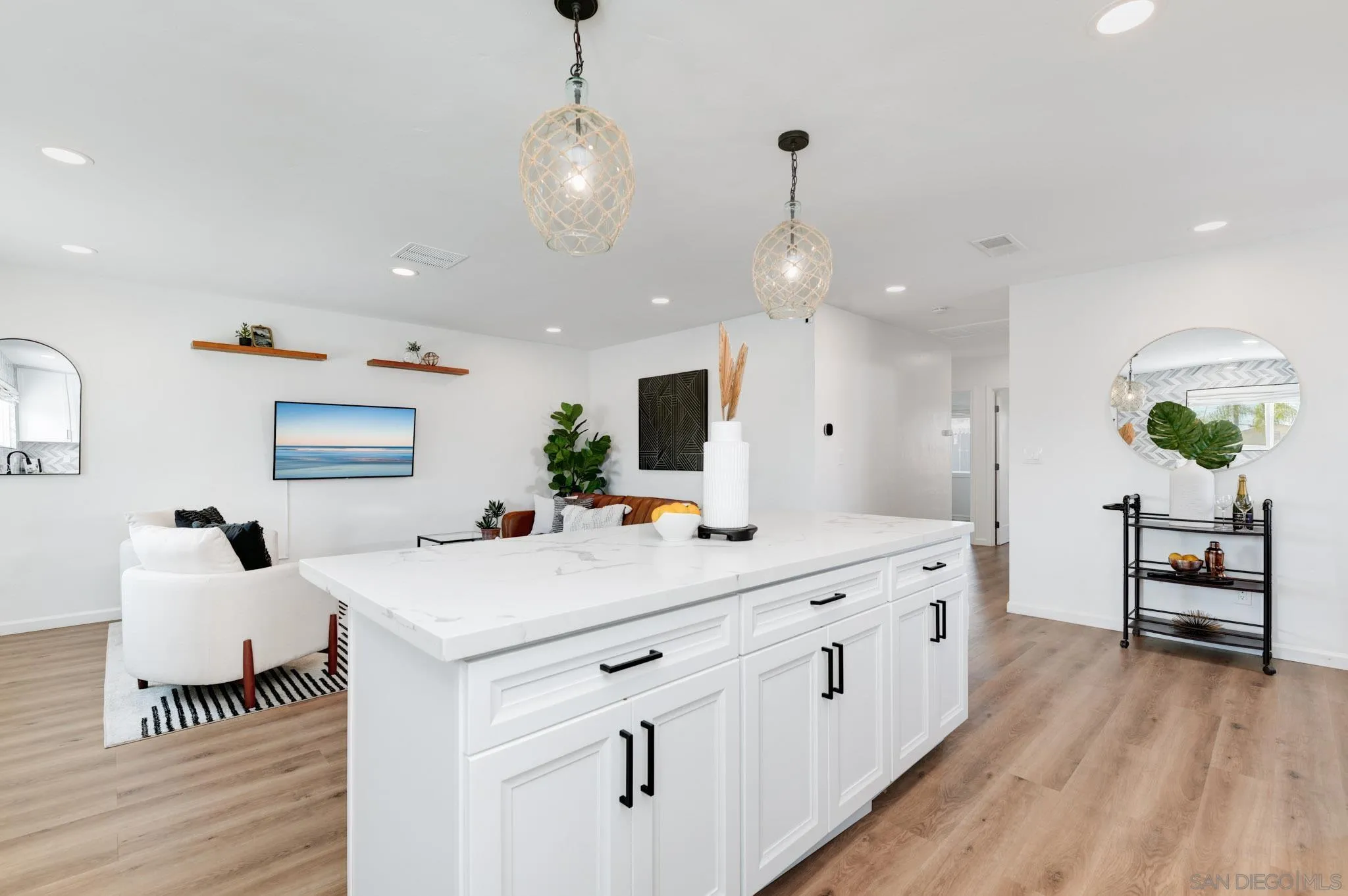 https://cdn.realtyfeed.com/cdn/127/250030797/5ec50fdbe21dfaeacb7b30becb6fe215.webp