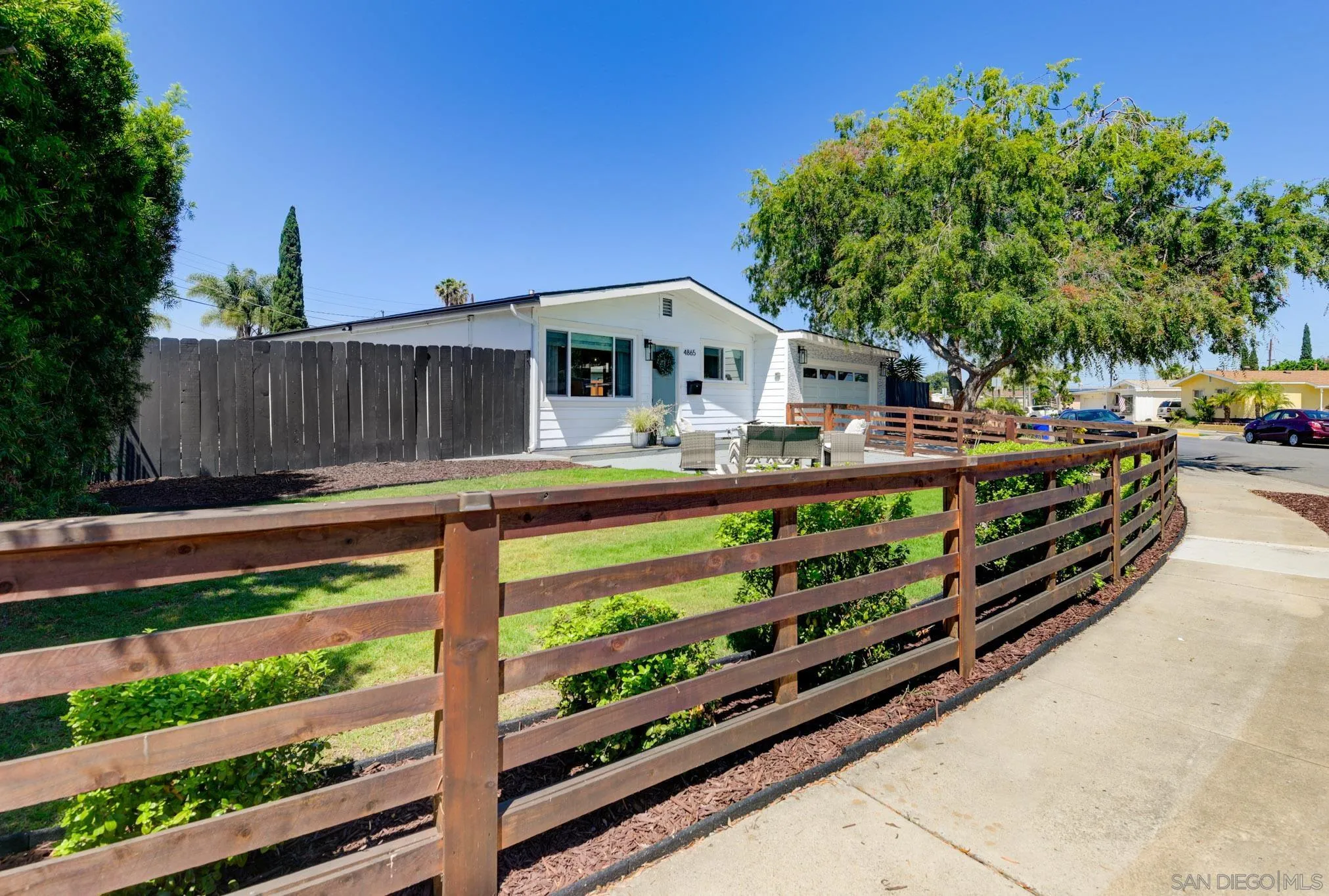 https://cdn.realtyfeed.com/cdn/127/250030797/64d0169f00b83b50eac5b91e58127f14.webp