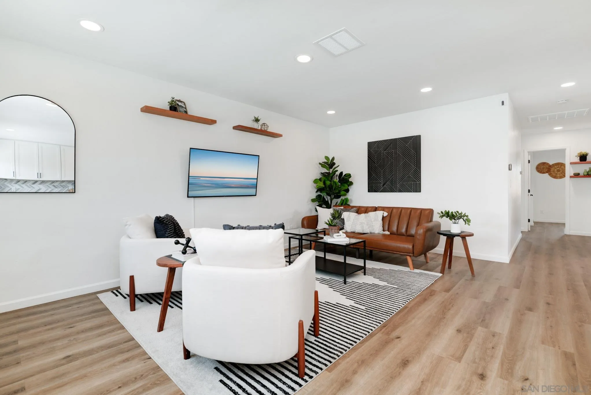 https://cdn.realtyfeed.com/cdn/127/250030797/9b4ece2a28bd6e687acb00cf1ce82e10.webp
